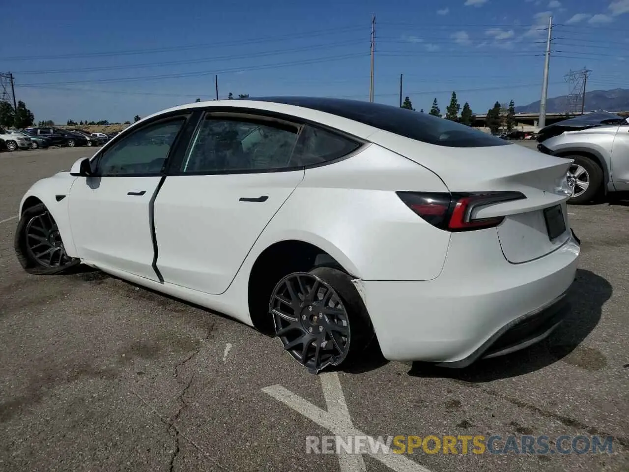 2 fotografías del automóvil dañado 5YJ3E1EA9RF826673 TESLA MODEL 3 2024