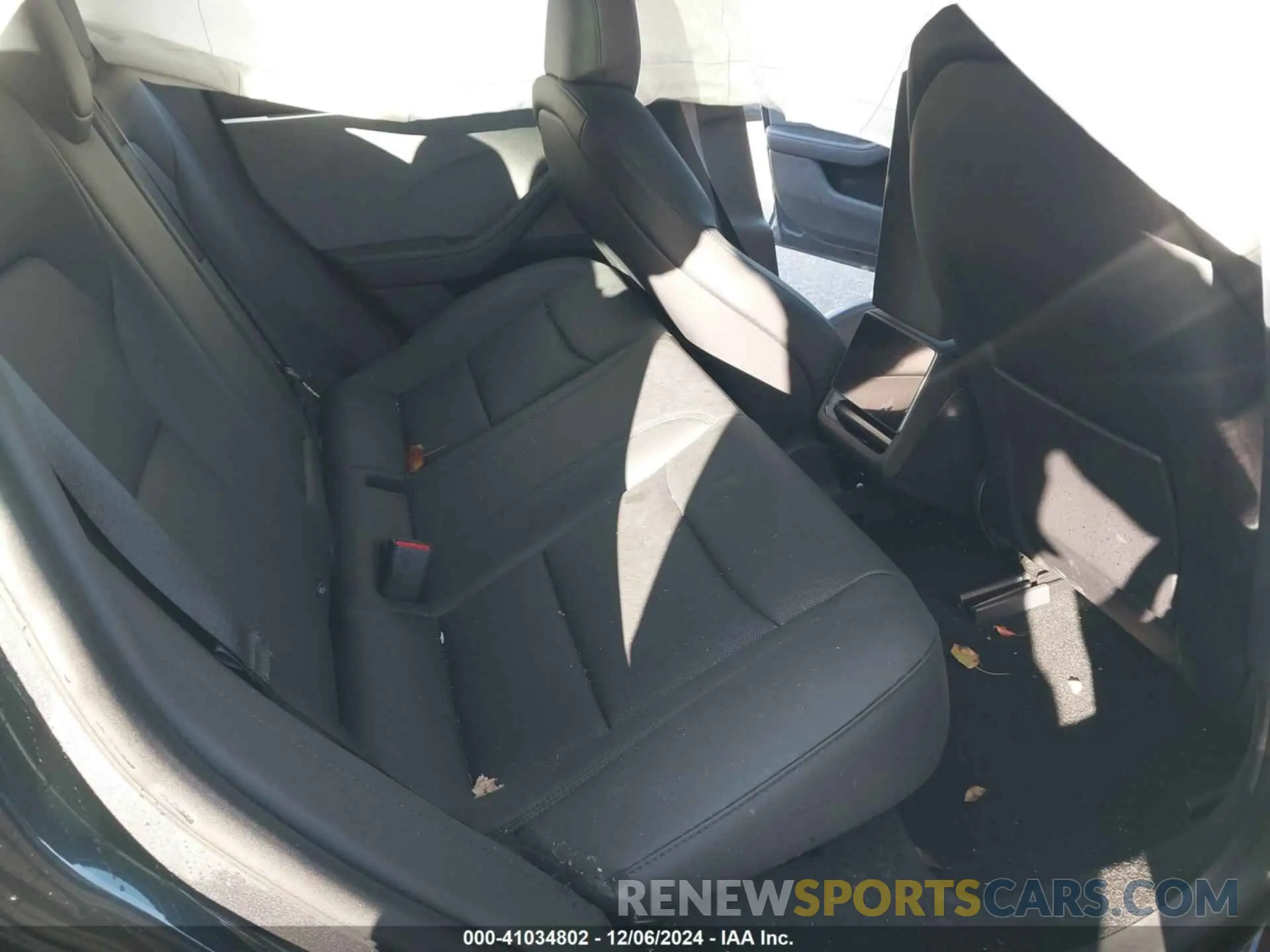 8 fotografías del automóvil dañado 5YJ3E1EAXRF729675 TESLA MODEL 3 2024