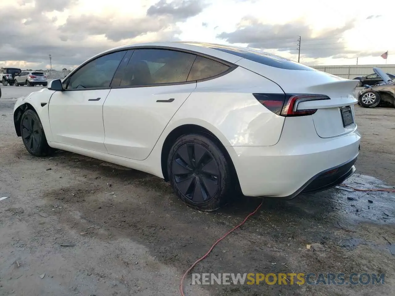 2 fotografías del automóvil dañado 5YJ3E1EAXRF738148 TESLA MODEL 3 2024
