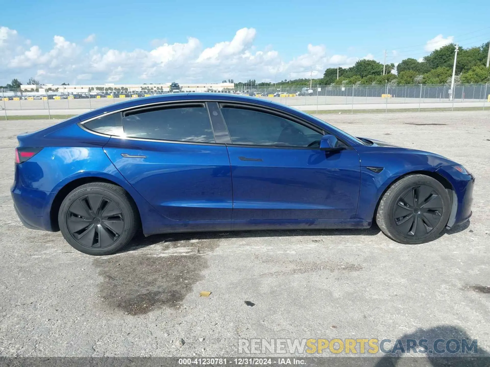13 fotografías del automóvil dañado 5YJ3E1EAXRF744712 TESLA MODEL 3 2024