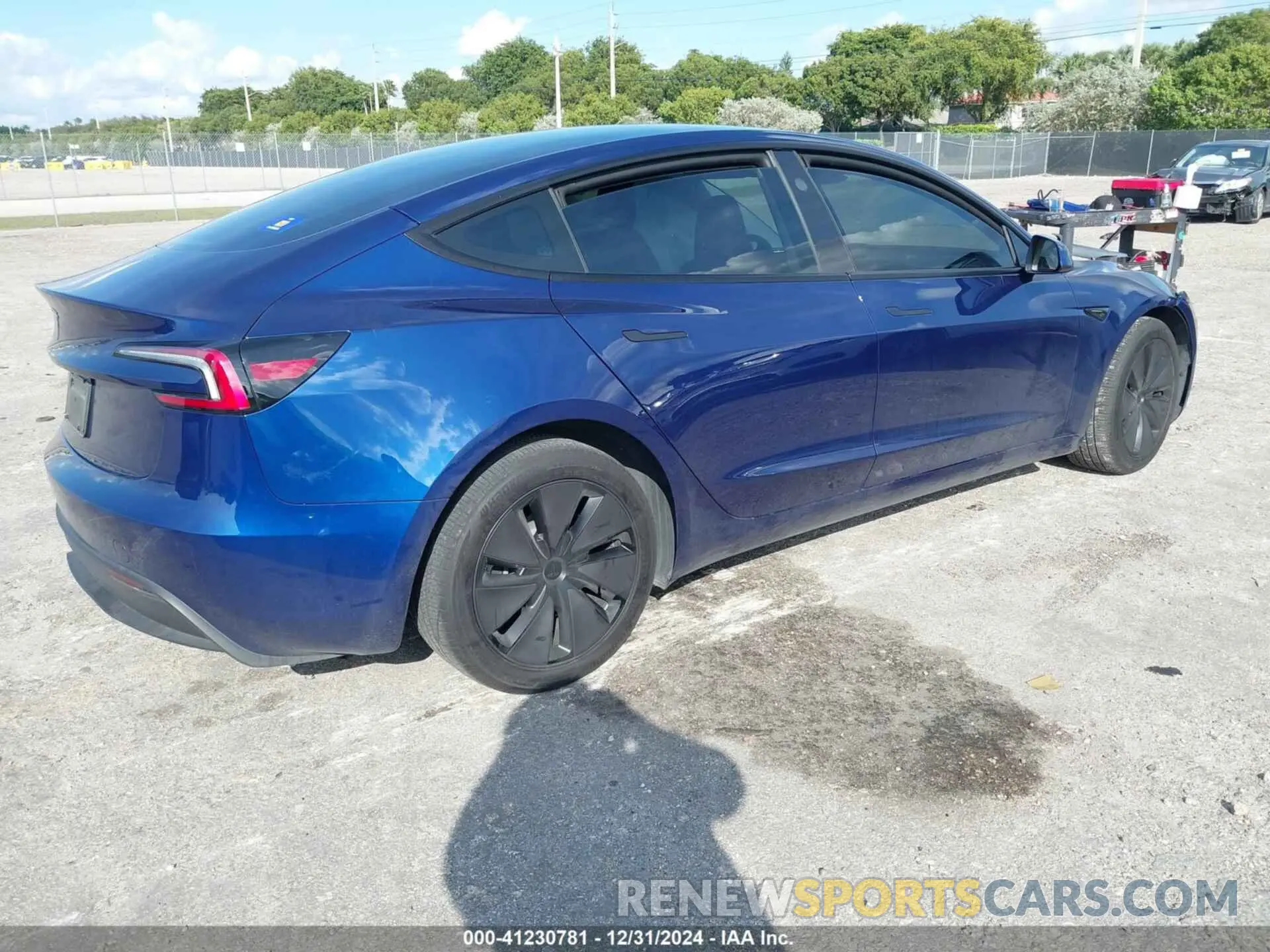 4 fotografías del automóvil dañado 5YJ3E1EAXRF744712 TESLA MODEL 3 2024
