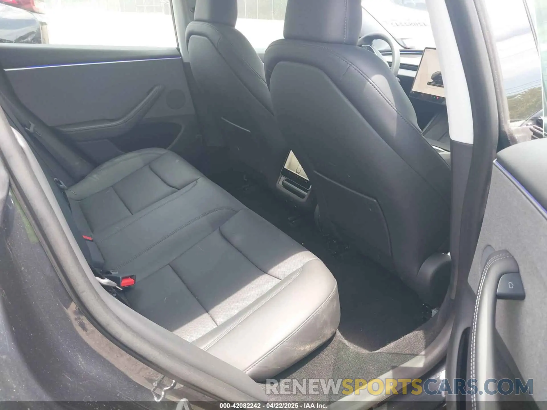 8 fotografías del automóvil dañado 5YJ3E1EAXRF754866 TESLA MODEL 3 2024