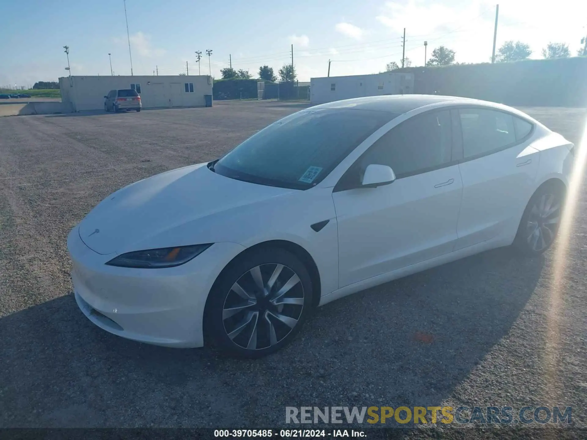 2 fotografías del automóvil dañado 5YJ3E1EAXRF769576 TESLA MODEL 3 2024