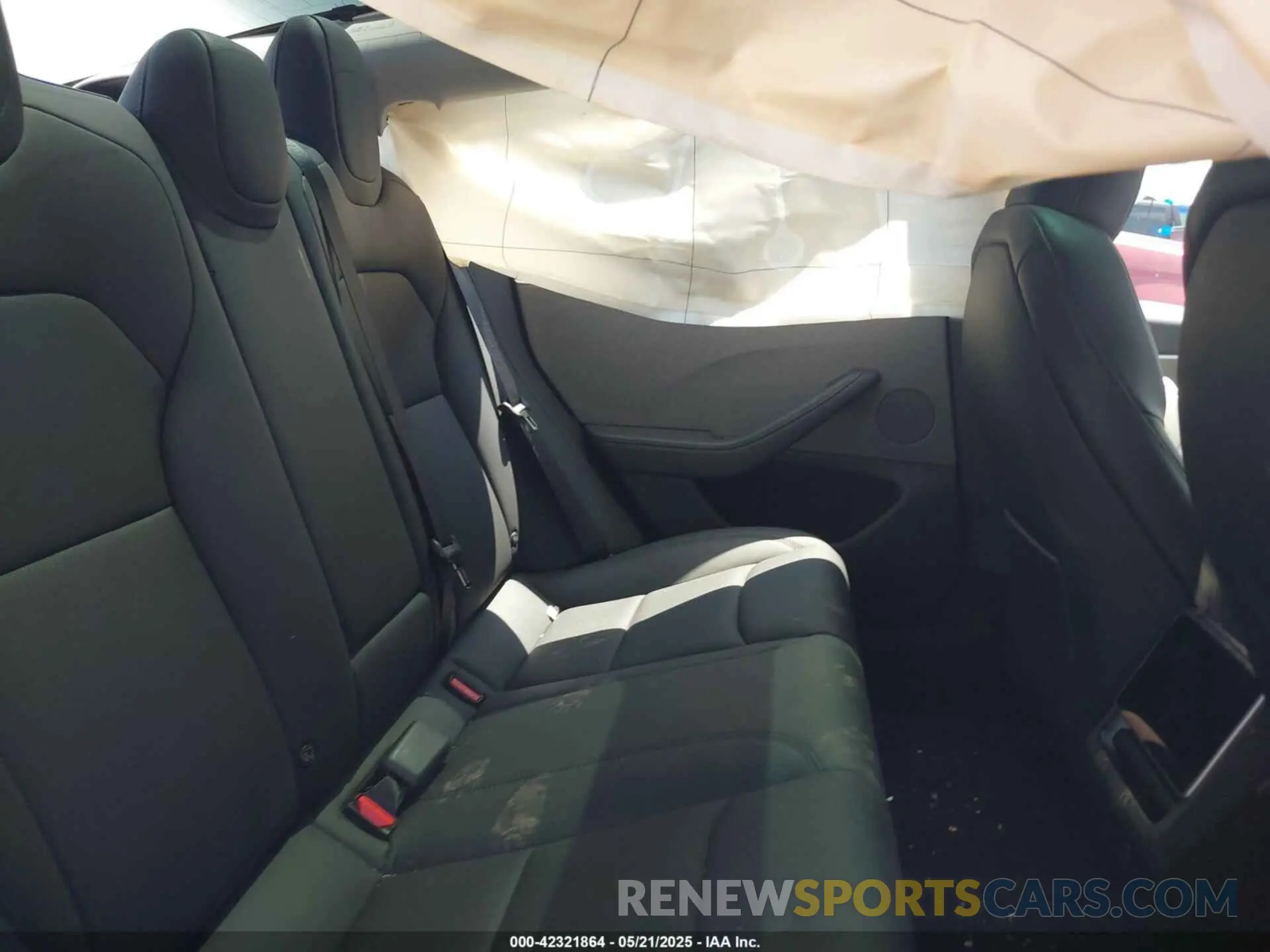 8 fotografías del automóvil dañado 5YJ3E1EAXRF785907 TESLA MODEL 3 2024