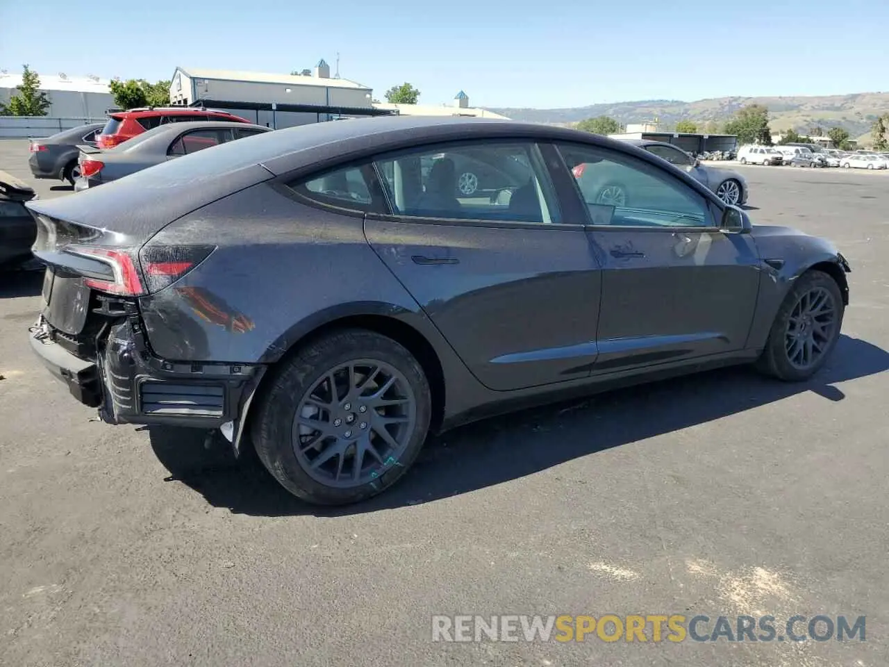 3 fotografías del automóvil dañado 5YJ3E1EAXRF826066 TESLA MODEL 3 2024