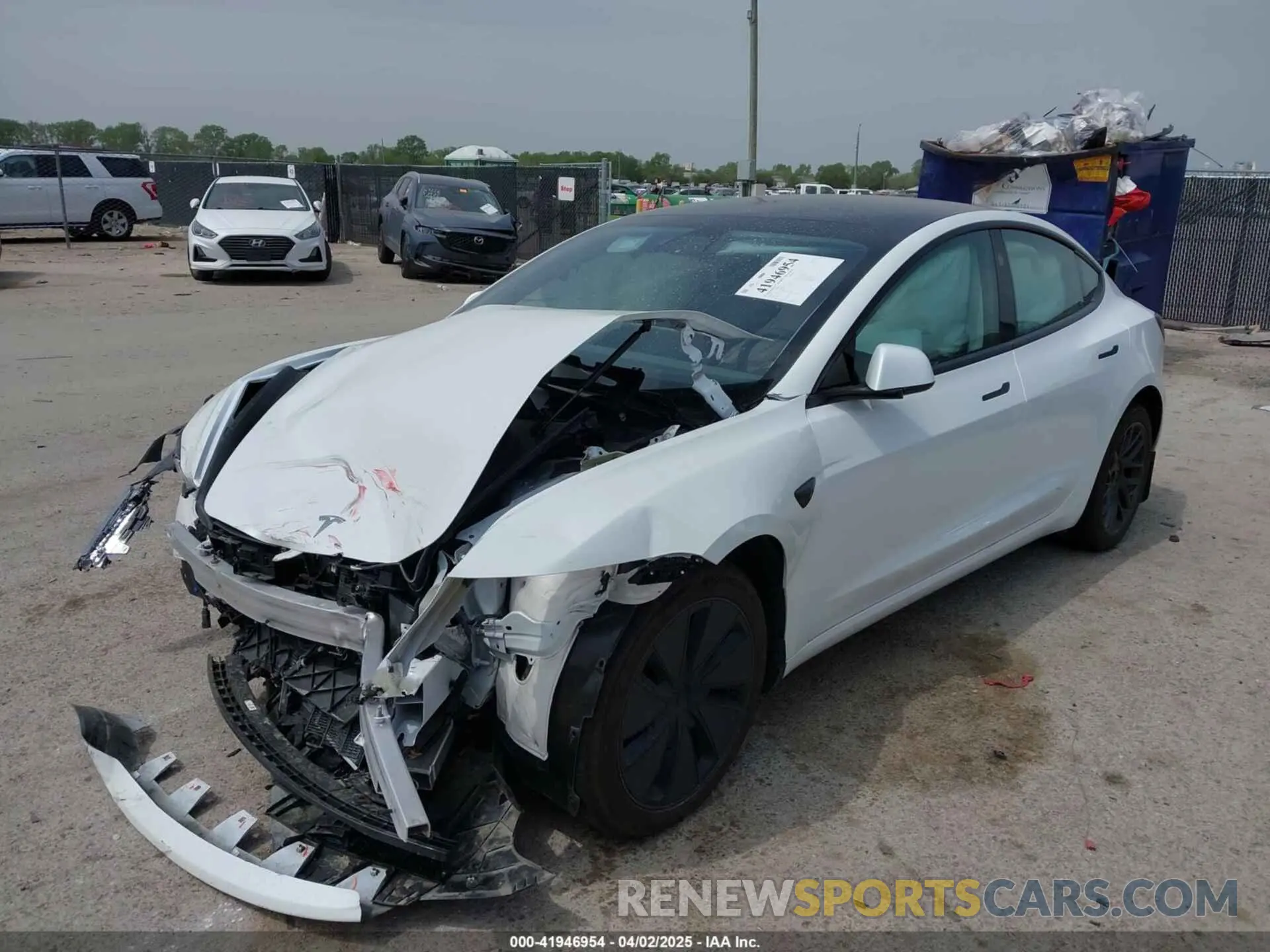2 fotografías del automóvil dañado 5YJ3E1EAXRF853350 TESLA MODEL 3 2024