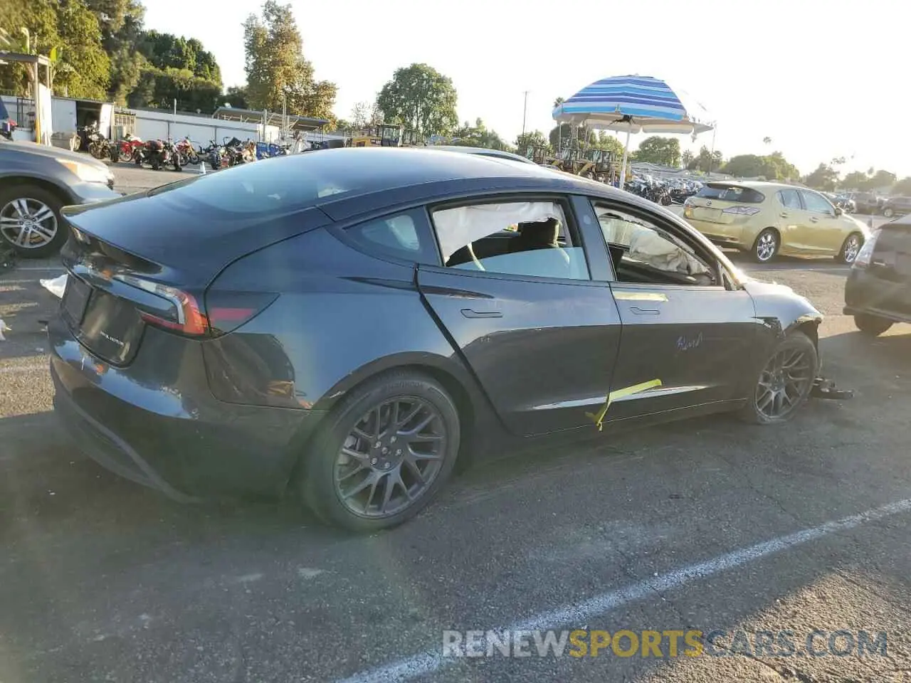 3 fotografías del automóvil dañado 5YJ3E1EB0RF734523 TESLA MODEL 3 2024