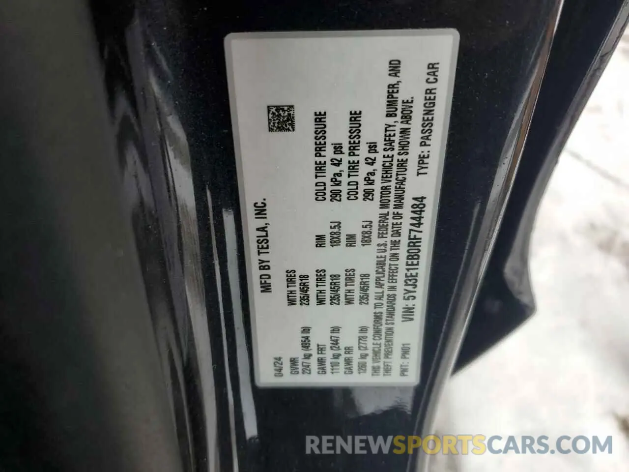 12 fotografías del automóvil dañado 5YJ3E1EB0RF744484 TESLA MODEL 3 2024