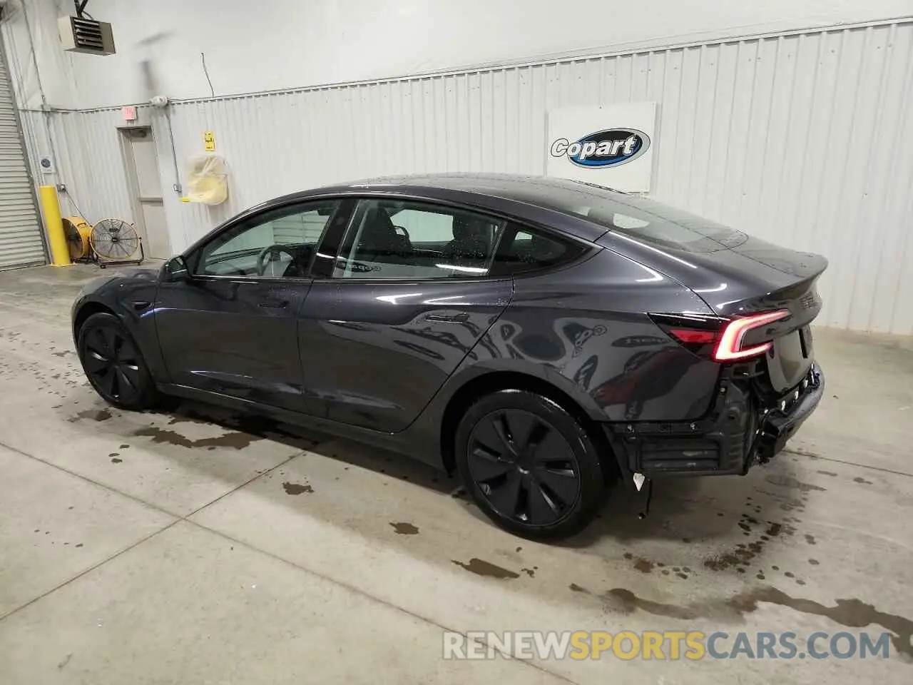2 fotografías del automóvil dañado 5YJ3E1EB0RF844200 TESLA MODEL 3 2024