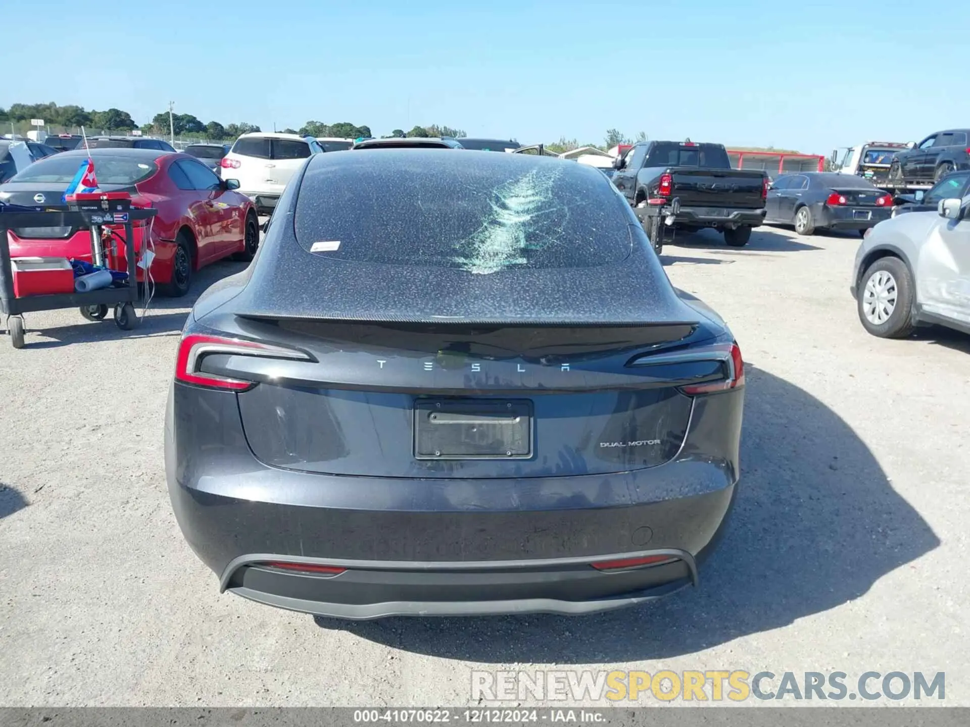 16 fotografías del automóvil dañado 5YJ3E1EB1RF732912 TESLA MODEL 3 2024