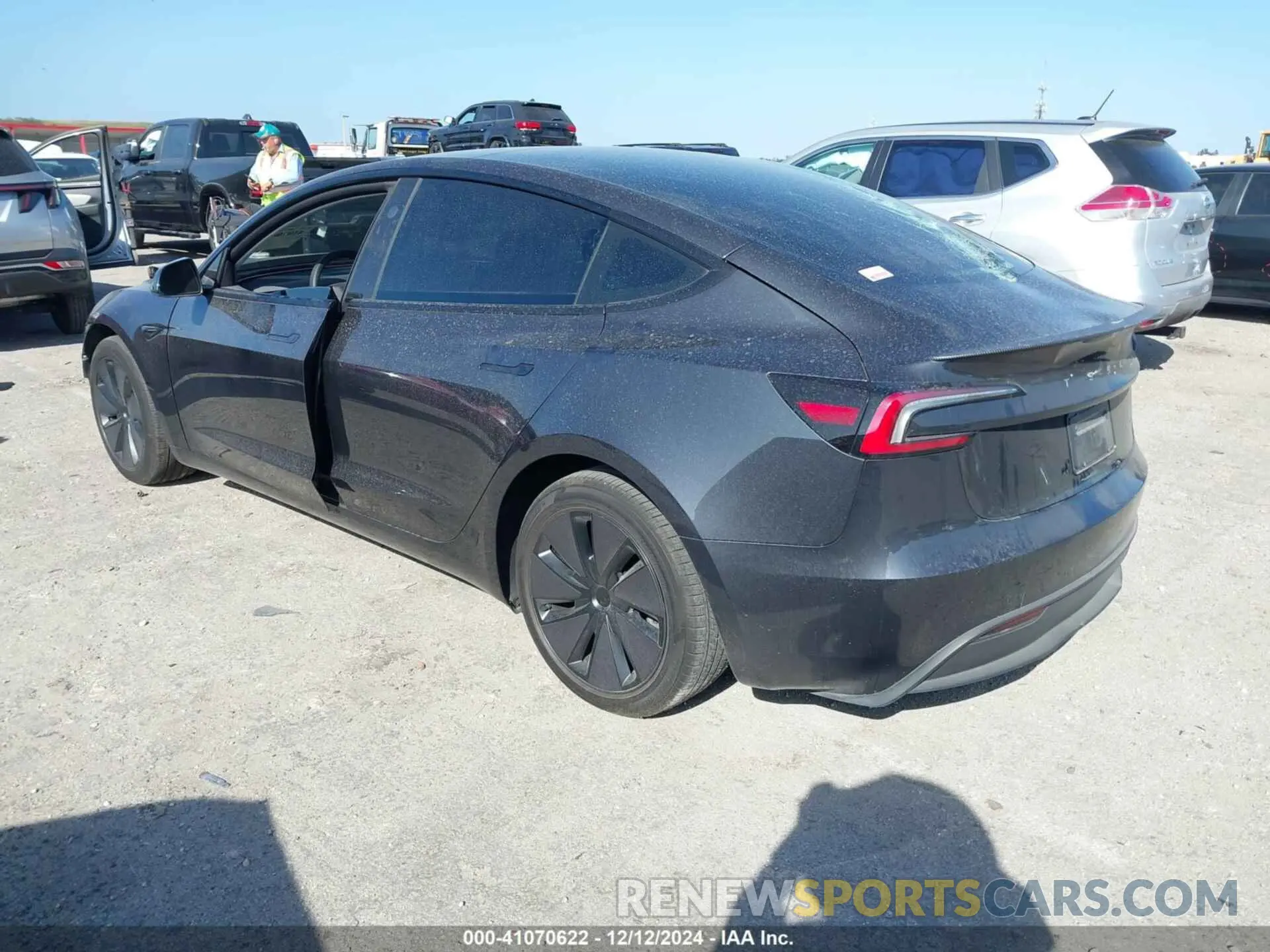 3 fotografías del automóvil dañado 5YJ3E1EB1RF732912 TESLA MODEL 3 2024