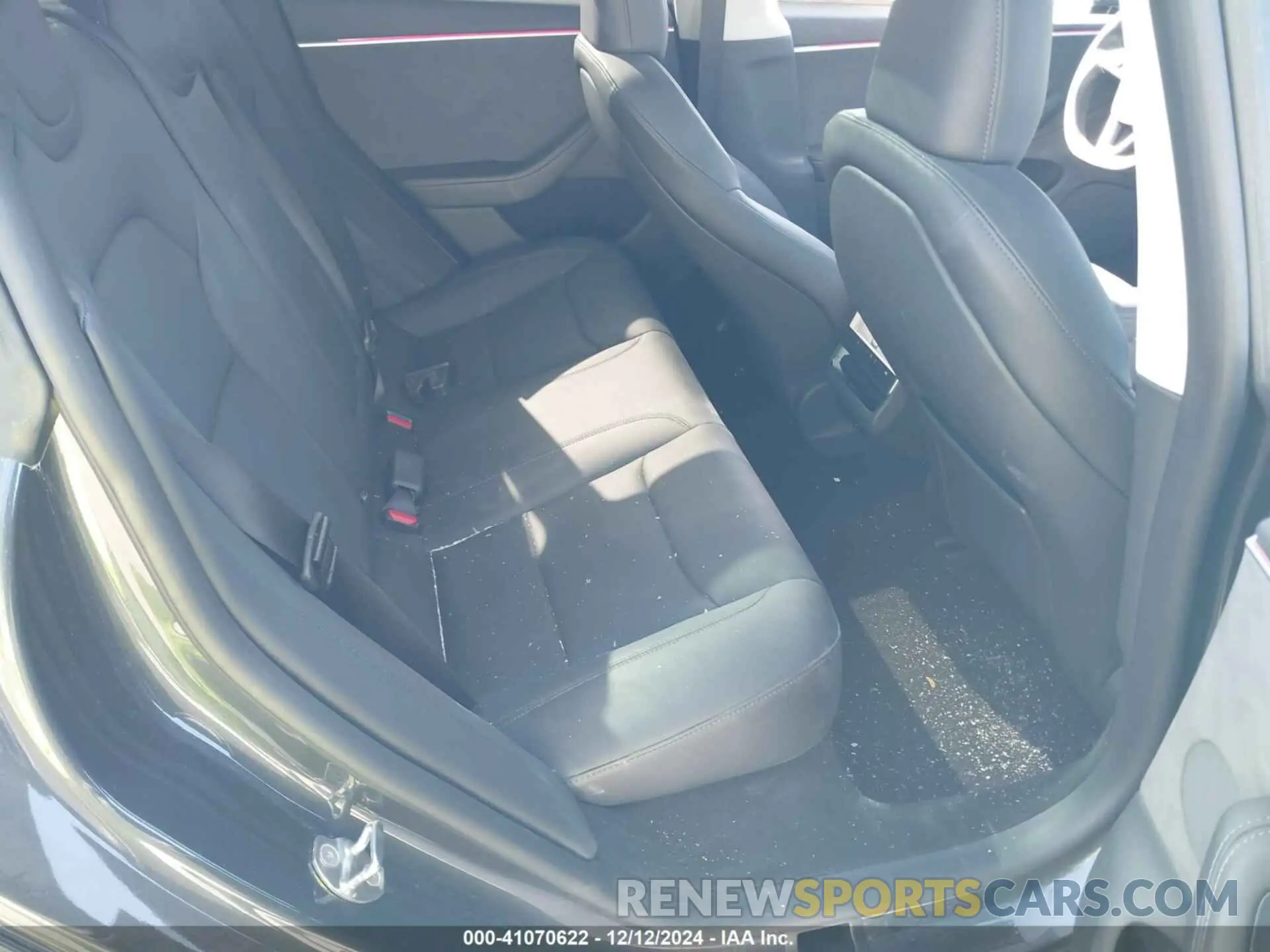 8 fotografías del automóvil dañado 5YJ3E1EB1RF732912 TESLA MODEL 3 2024