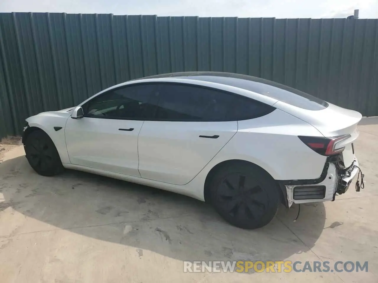 2 fotografías del automóvil dañado 5YJ3E1EB1RF755266 TESLA MODEL 3 2024
