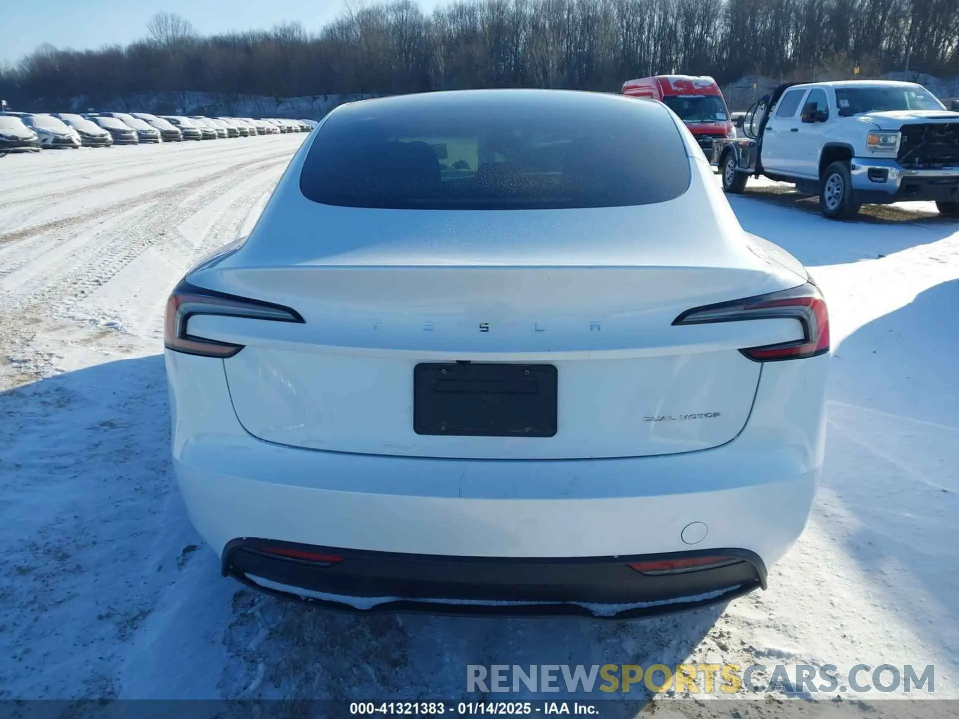 15 fotografías del automóvil dañado 5YJ3E1EB1RF755980 TESLA MODEL 3 2024