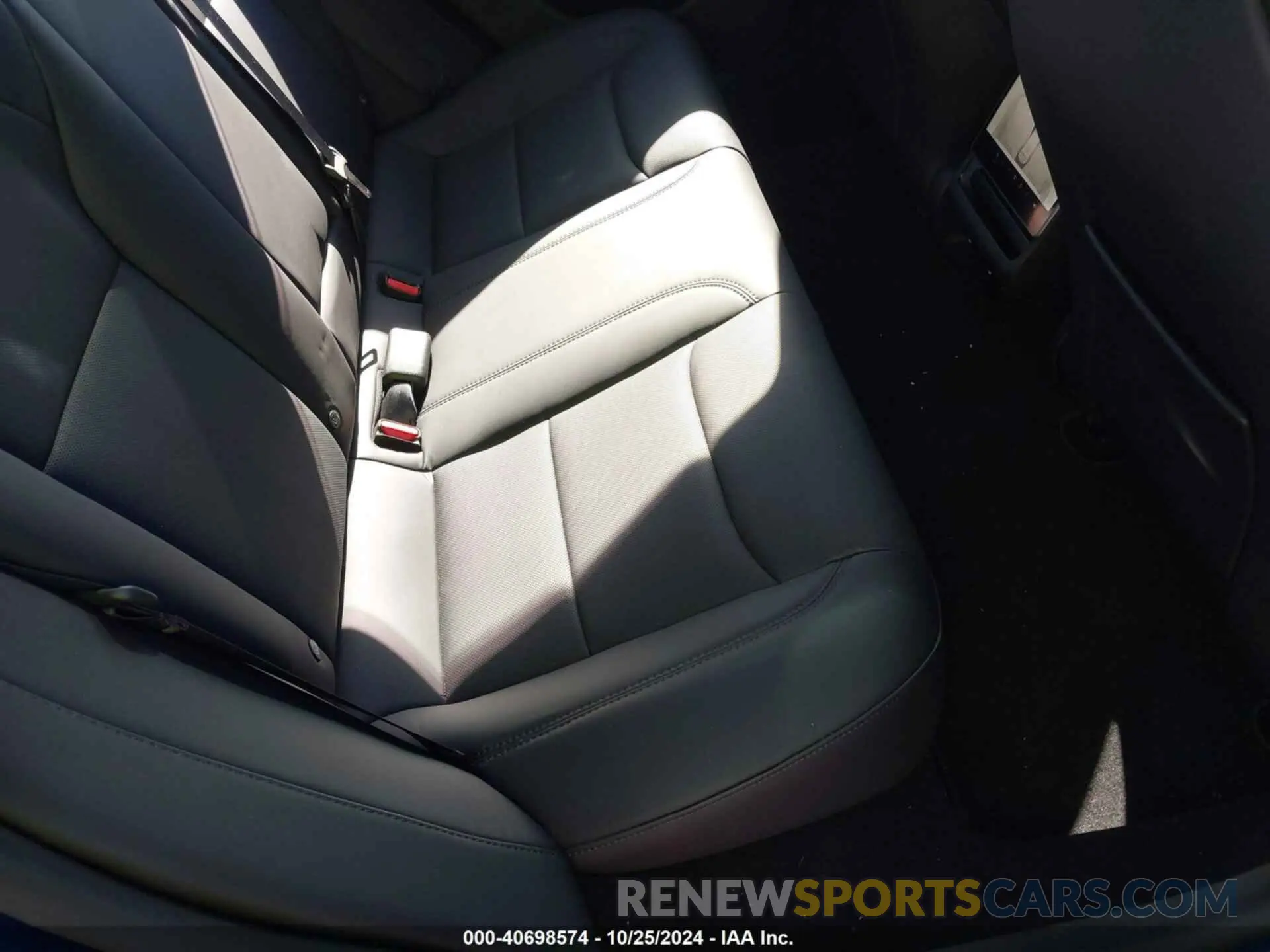 8 fotografías del automóvil dañado 5YJ3E1EB1RF813148 TESLA MODEL 3 2024