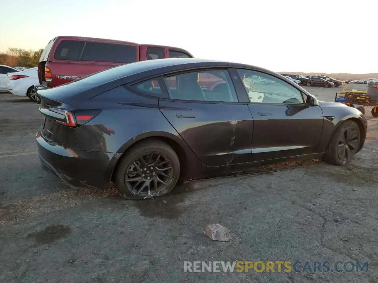 3 fotografías del automóvil dañado 5YJ3E1EB1RF828734 TESLA MODEL 3 2024