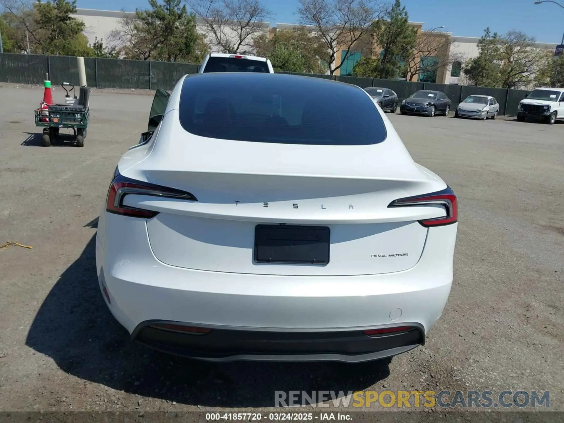 17 fotografías del automóvil dañado 5YJ3E1EB2RF773730 TESLA MODEL 3 2024