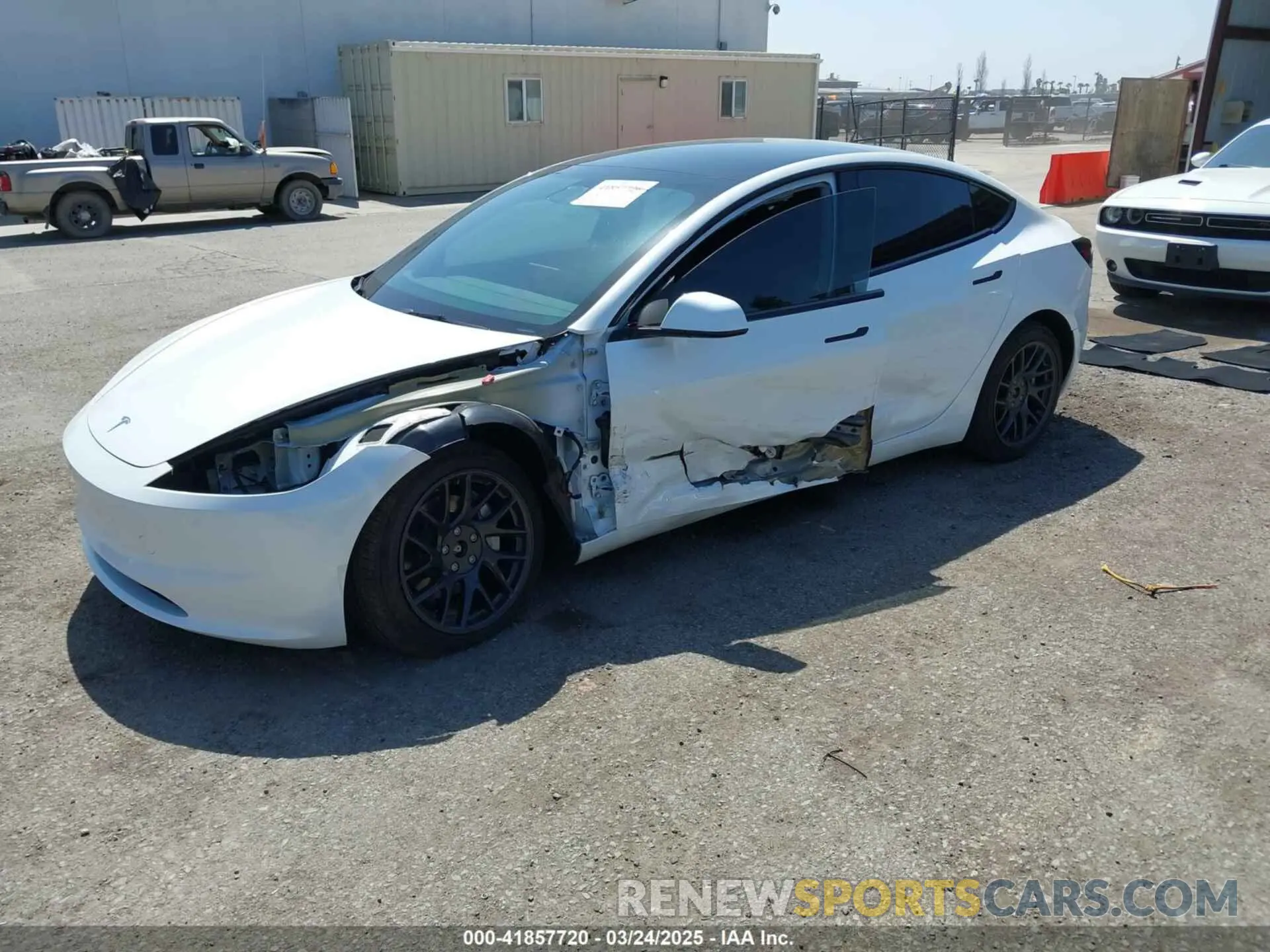2 fotografías del automóvil dañado 5YJ3E1EB2RF773730 TESLA MODEL 3 2024
