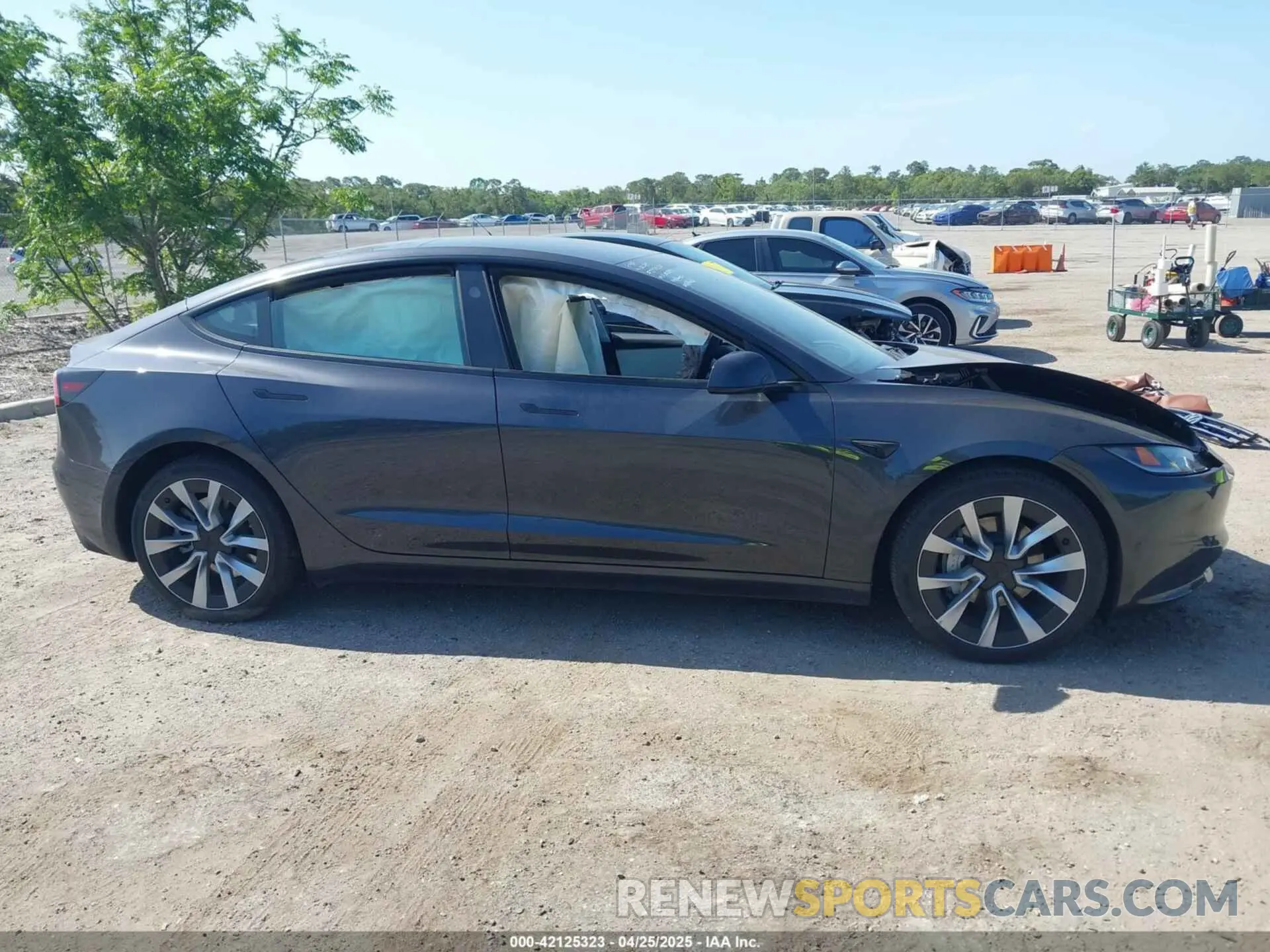12 fotografías del automóvil dañado 5YJ3E1EB2RF832663 TESLA MODEL 3 2024
