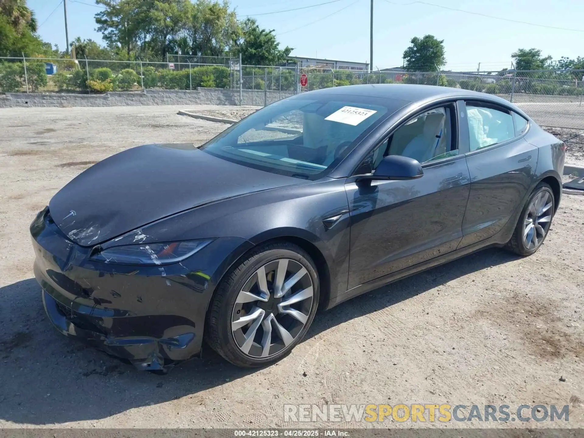 2 fotografías del automóvil dañado 5YJ3E1EB2RF832663 TESLA MODEL 3 2024