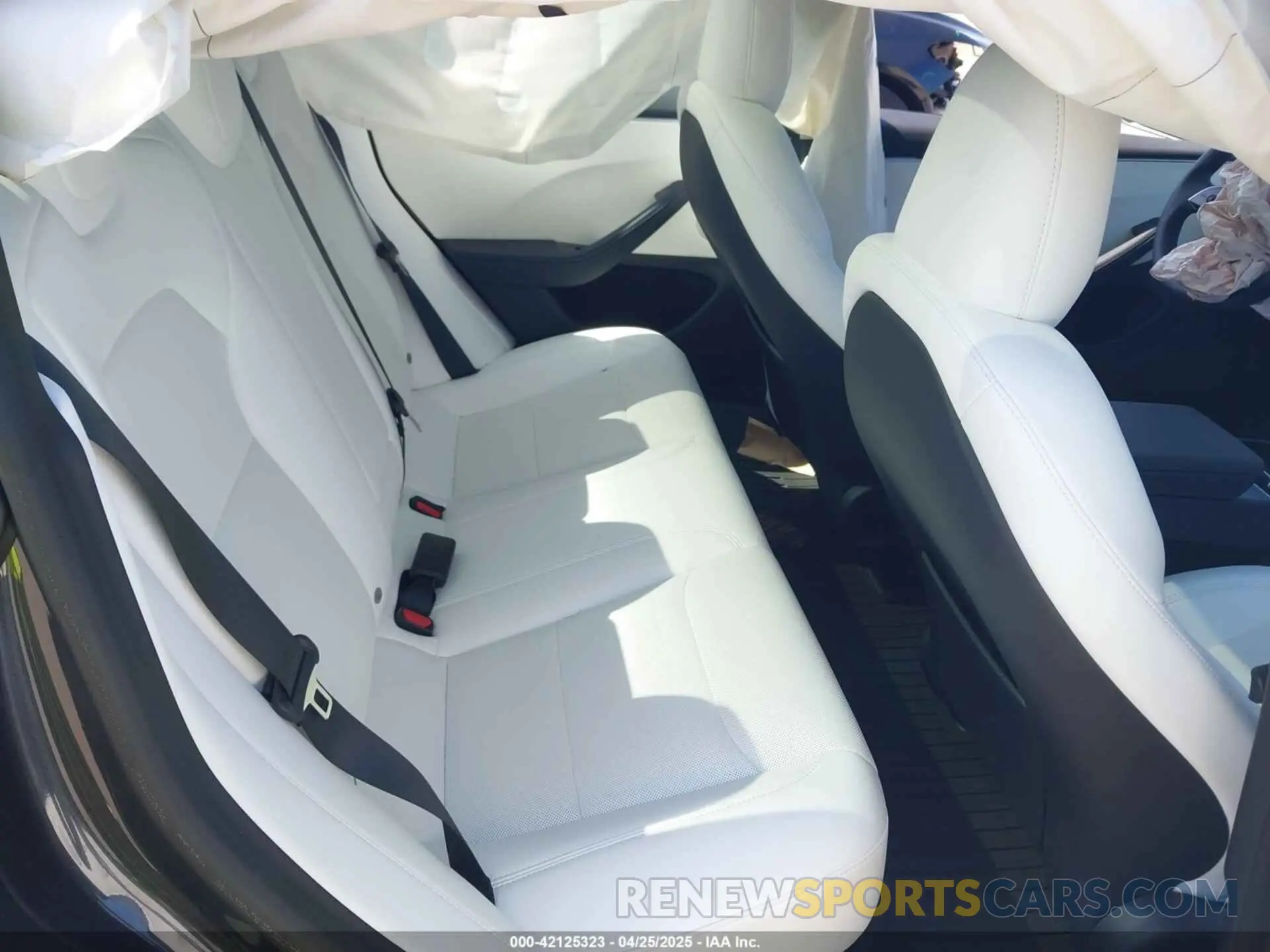 8 fotografías del automóvil dañado 5YJ3E1EB2RF832663 TESLA MODEL 3 2024