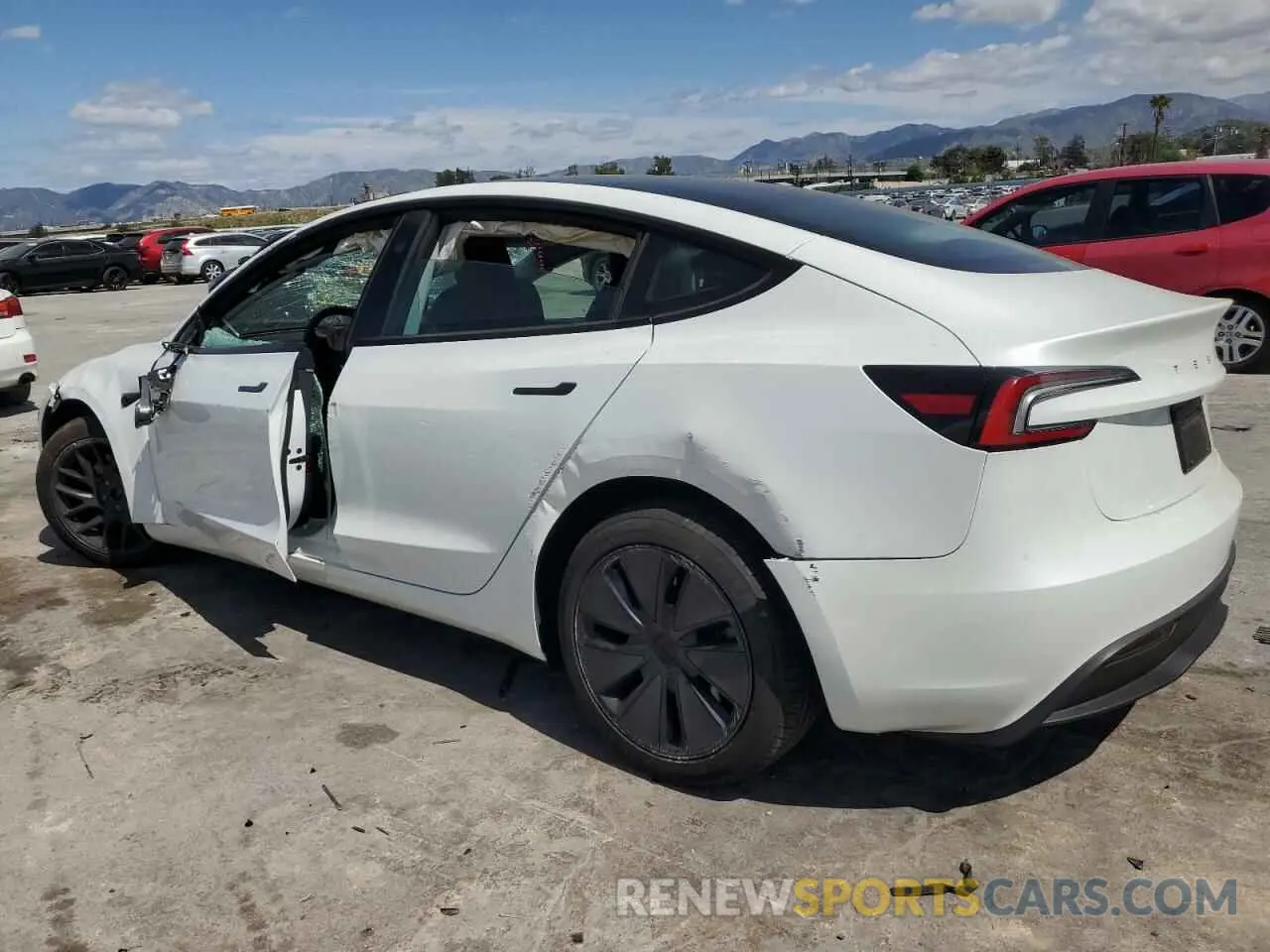 2 fotografías del automóvil dañado 5YJ3E1EB4RF811734 TESLA MODEL 3 2024