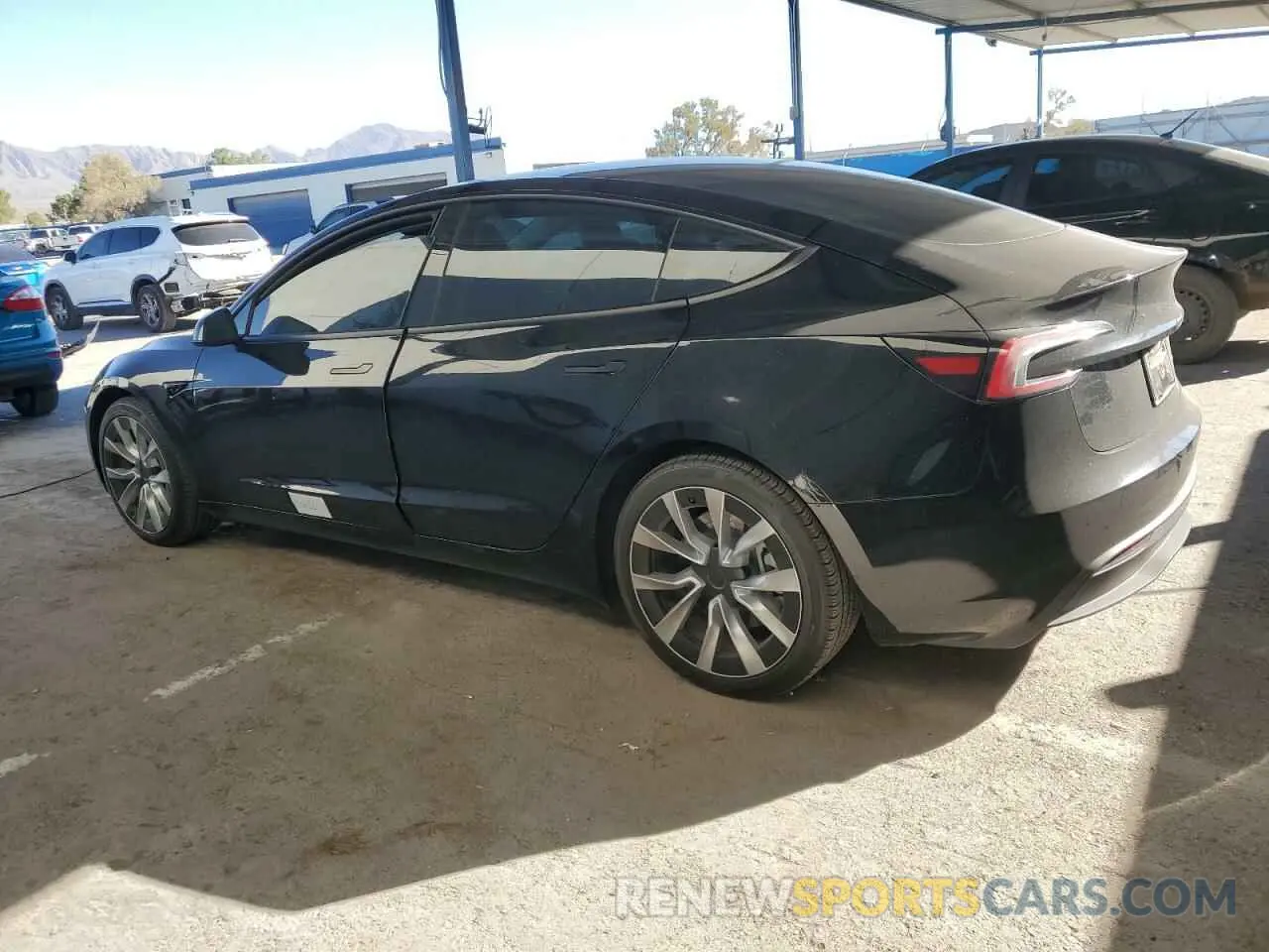 2 fotografías del automóvil dañado 5YJ3E1EB5RF736011 TESLA MODEL 3 2024