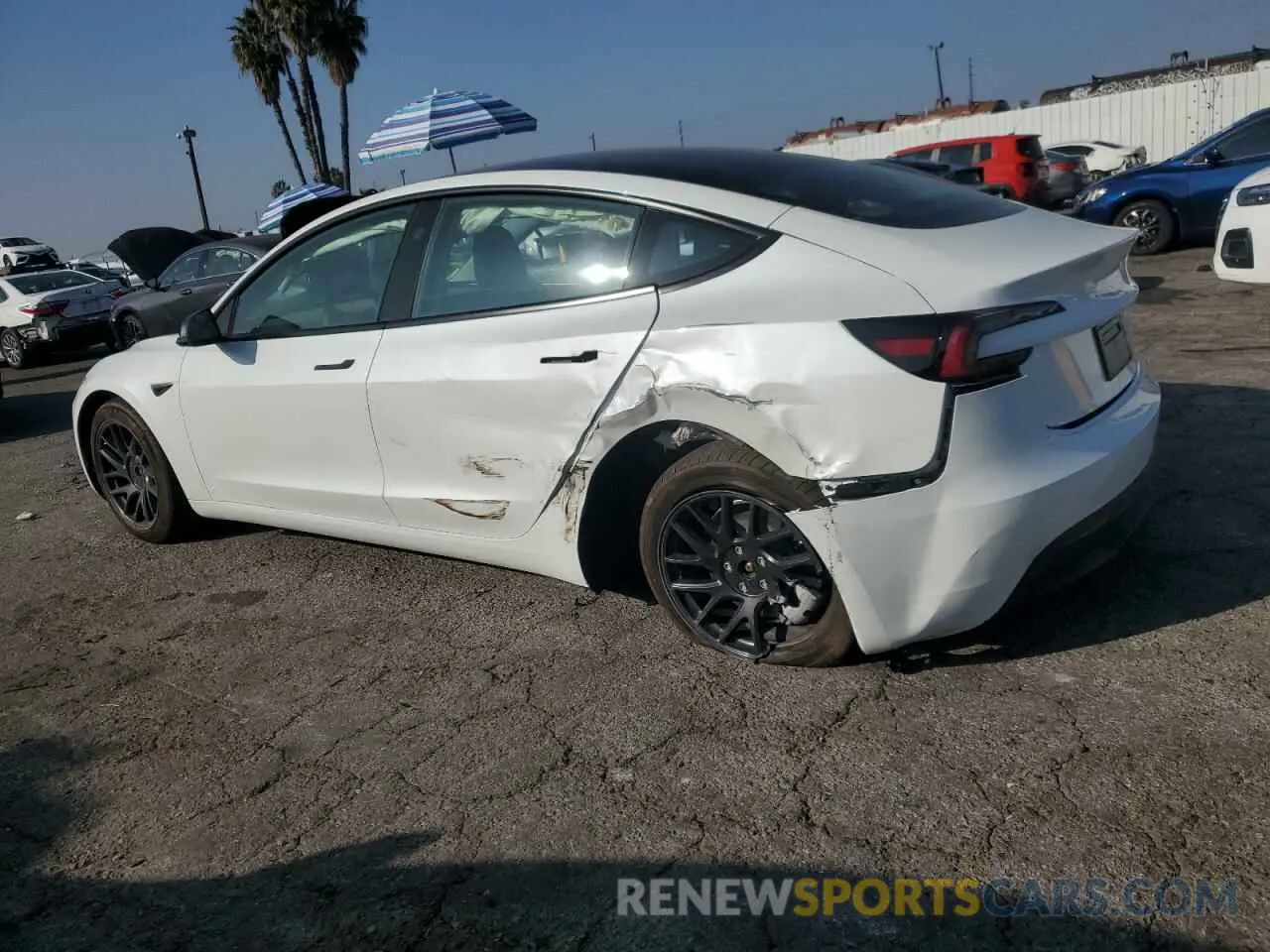 2 fotografías del automóvil dañado 5YJ3E1EB5RF817218 TESLA MODEL 3 2024