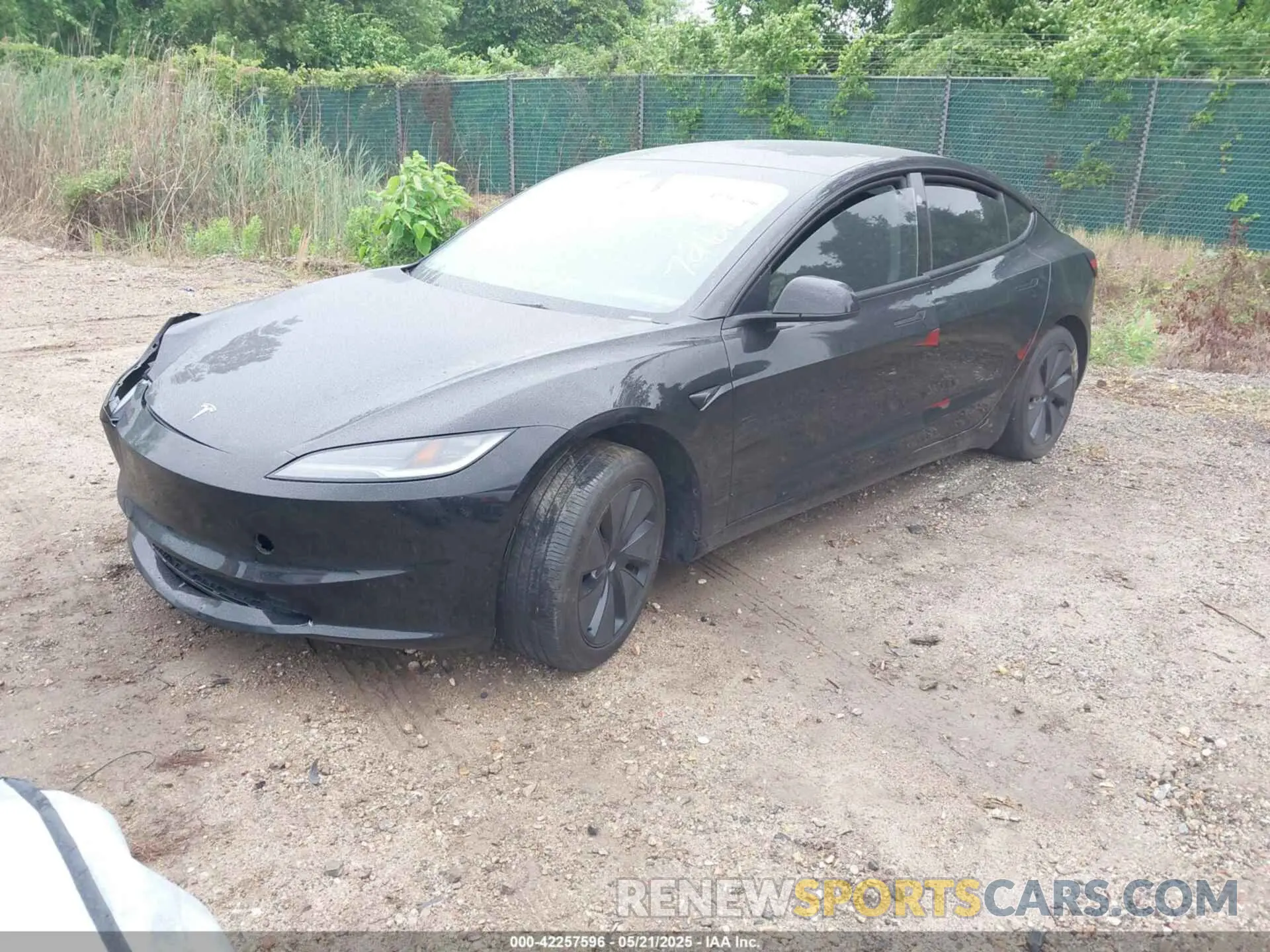 2 fotografías del automóvil dañado 5YJ3E1EB7RF717234 TESLA MODEL 3 2024