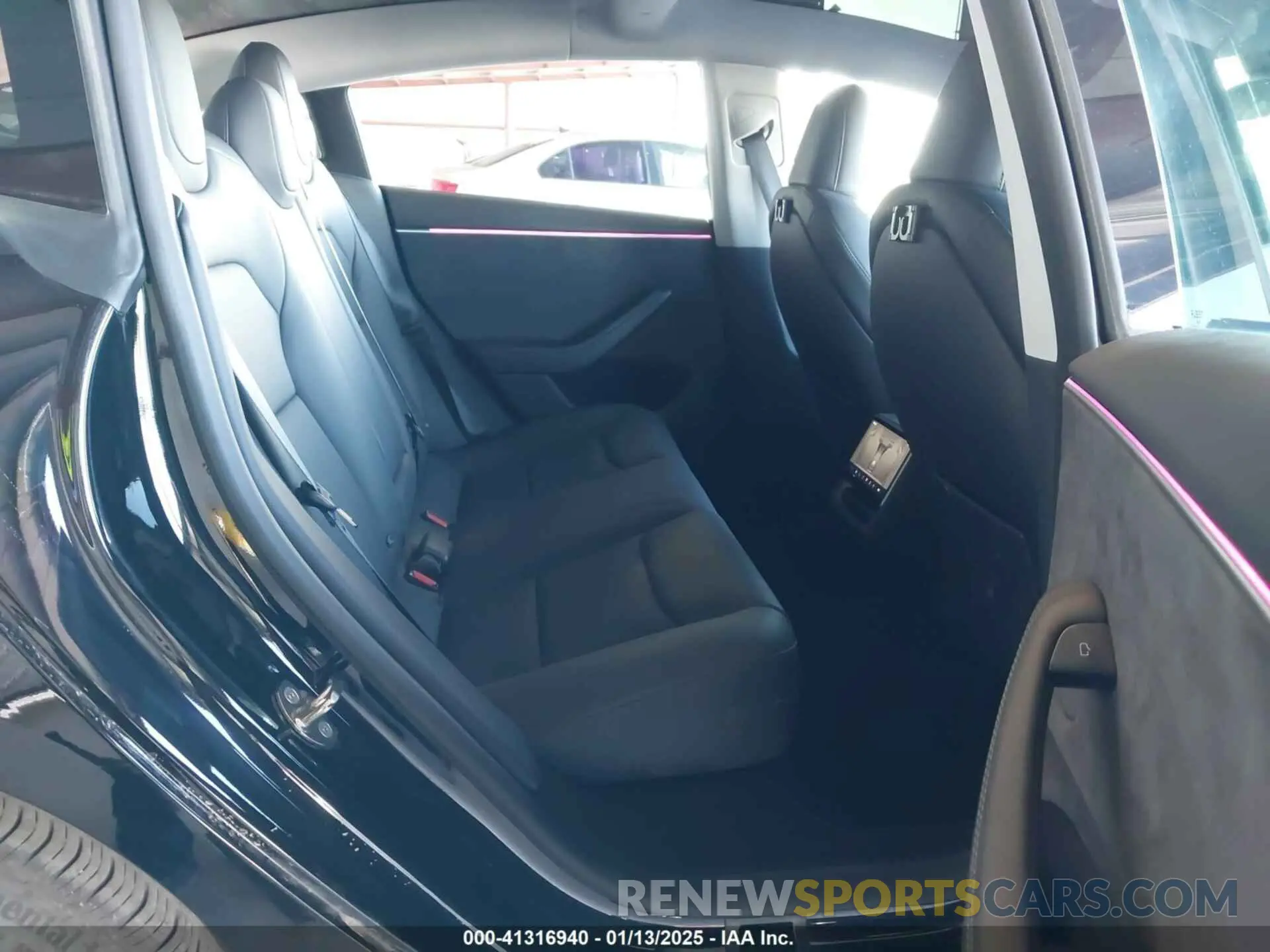 8 fotografías del automóvil dañado 5YJ3E1EB7RF788921 TESLA MODEL 3 2024