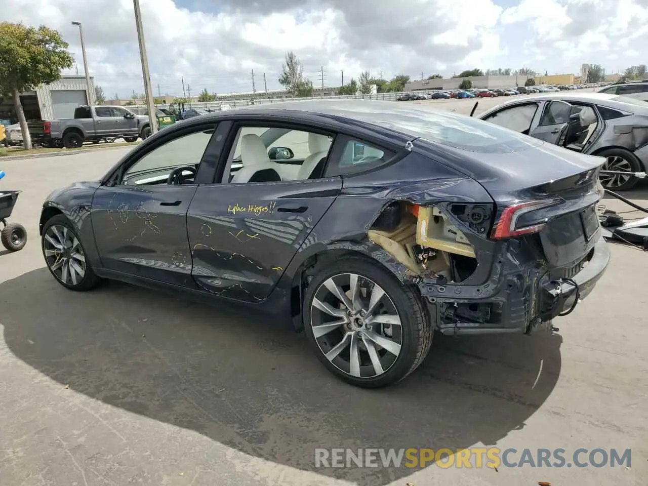 2 fotografías del automóvil dañado 5YJ3E1EB8RF868583 TESLA MODEL 3 2024