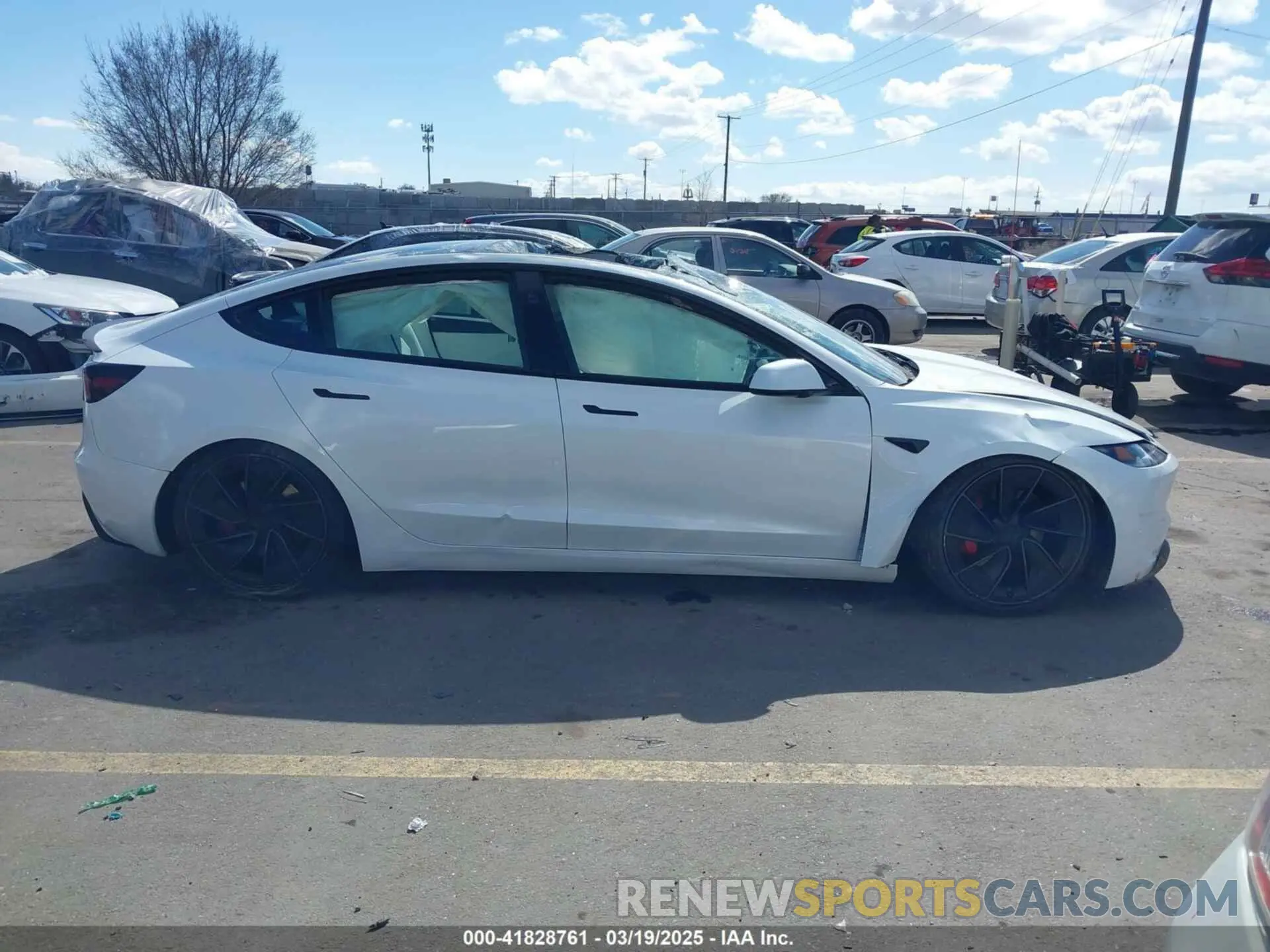 13 fotografías del automóvil dañado 5YJ3E1ET0RF793242 TESLA MODEL 3 2024