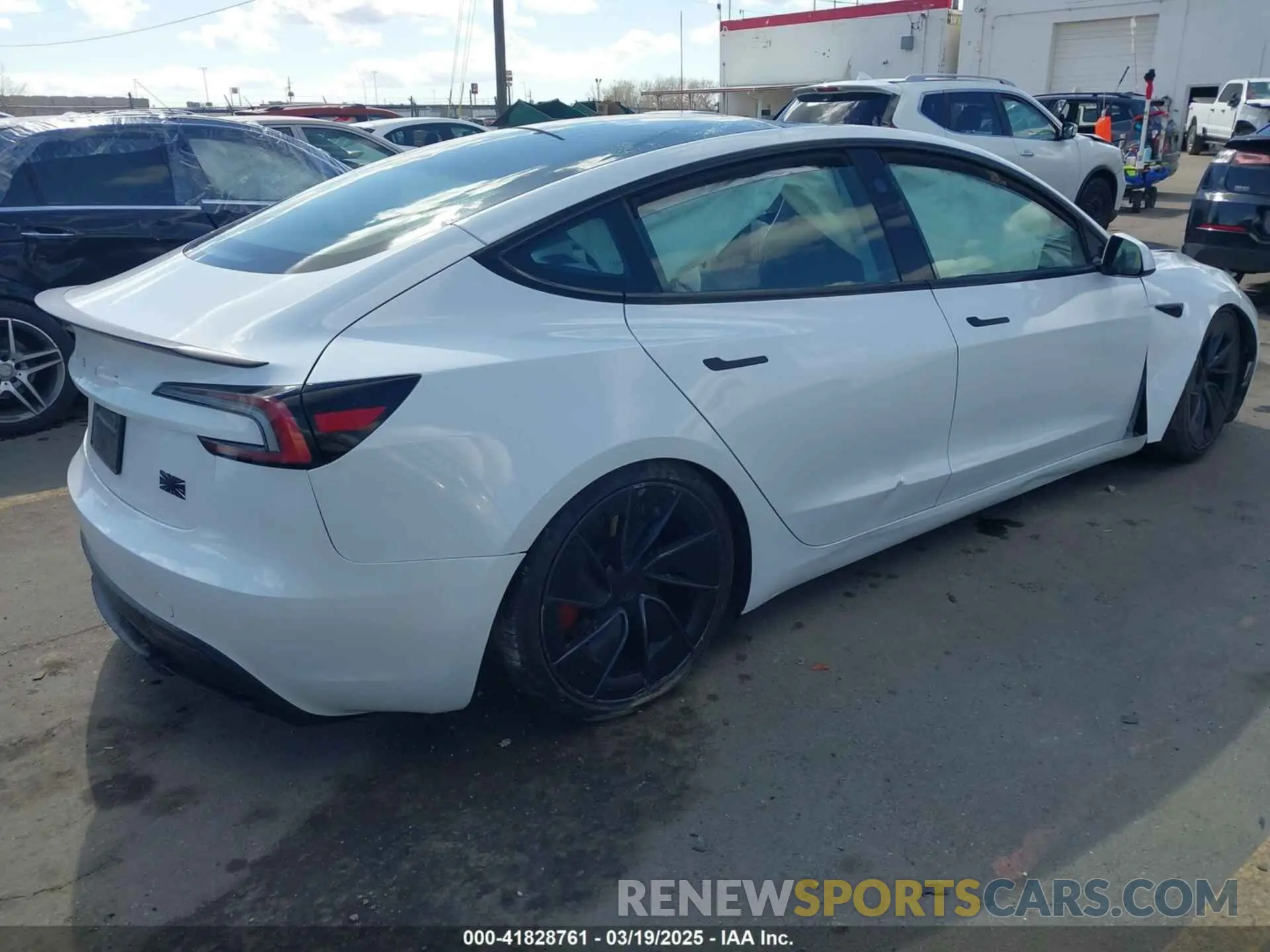 4 fotografías del automóvil dañado 5YJ3E1ET0RF793242 TESLA MODEL 3 2024