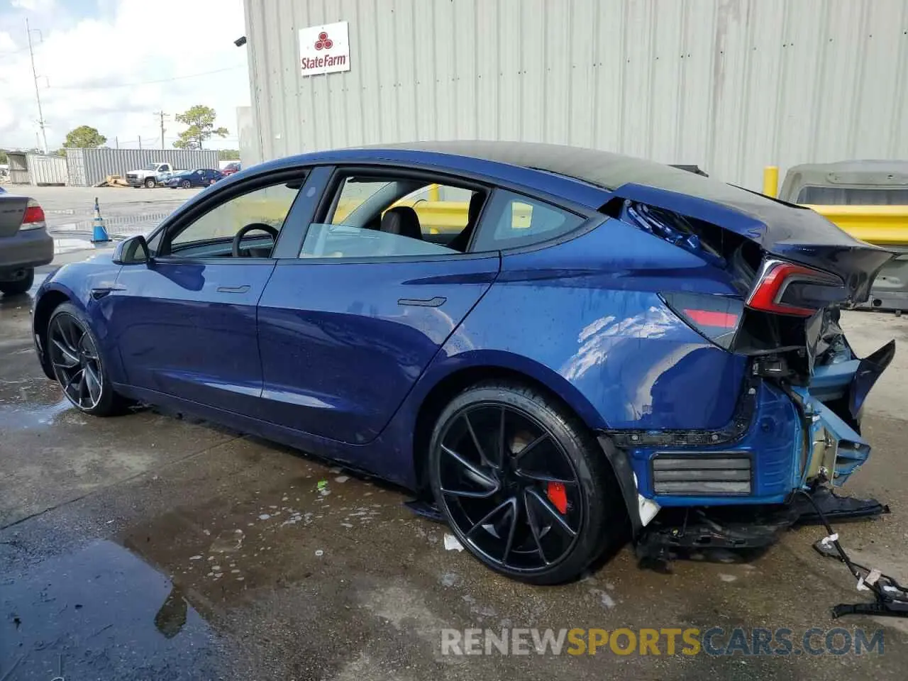 2 fotografías del automóvil dañado 5YJ3E1ET0RF829432 TESLA MODEL 3 2024