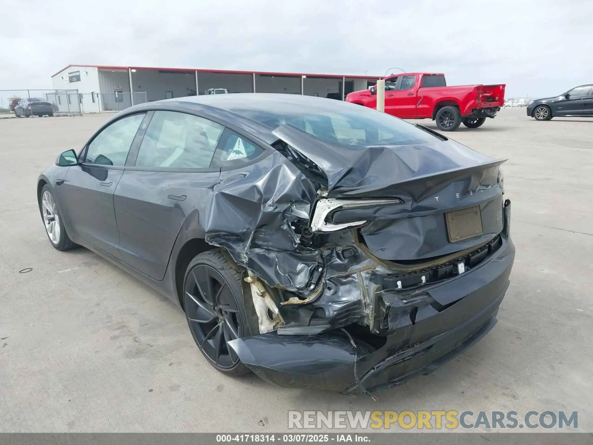 3 fotografías del automóvil dañado 5YJ3E1ET0RF842987 TESLA MODEL 3 2024