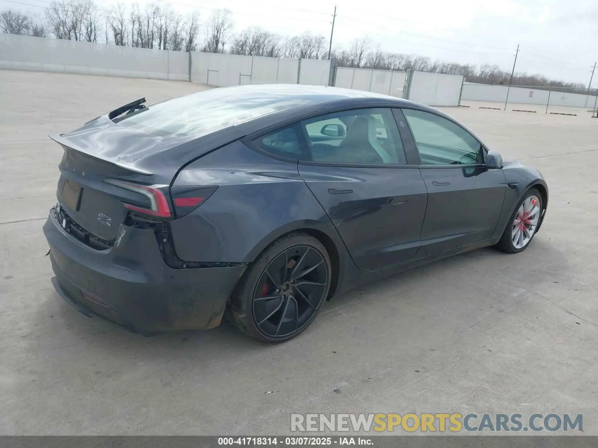 4 fotografías del automóvil dañado 5YJ3E1ET0RF842987 TESLA MODEL 3 2024