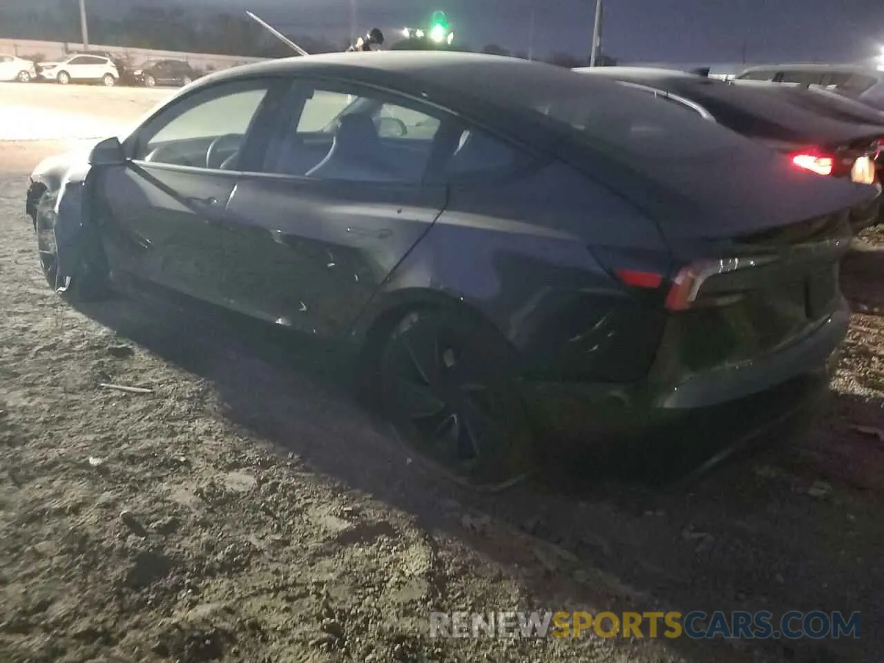 2 fotografías del automóvil dañado 5YJ3E1ET0RF845520 TESLA MODEL 3 2024