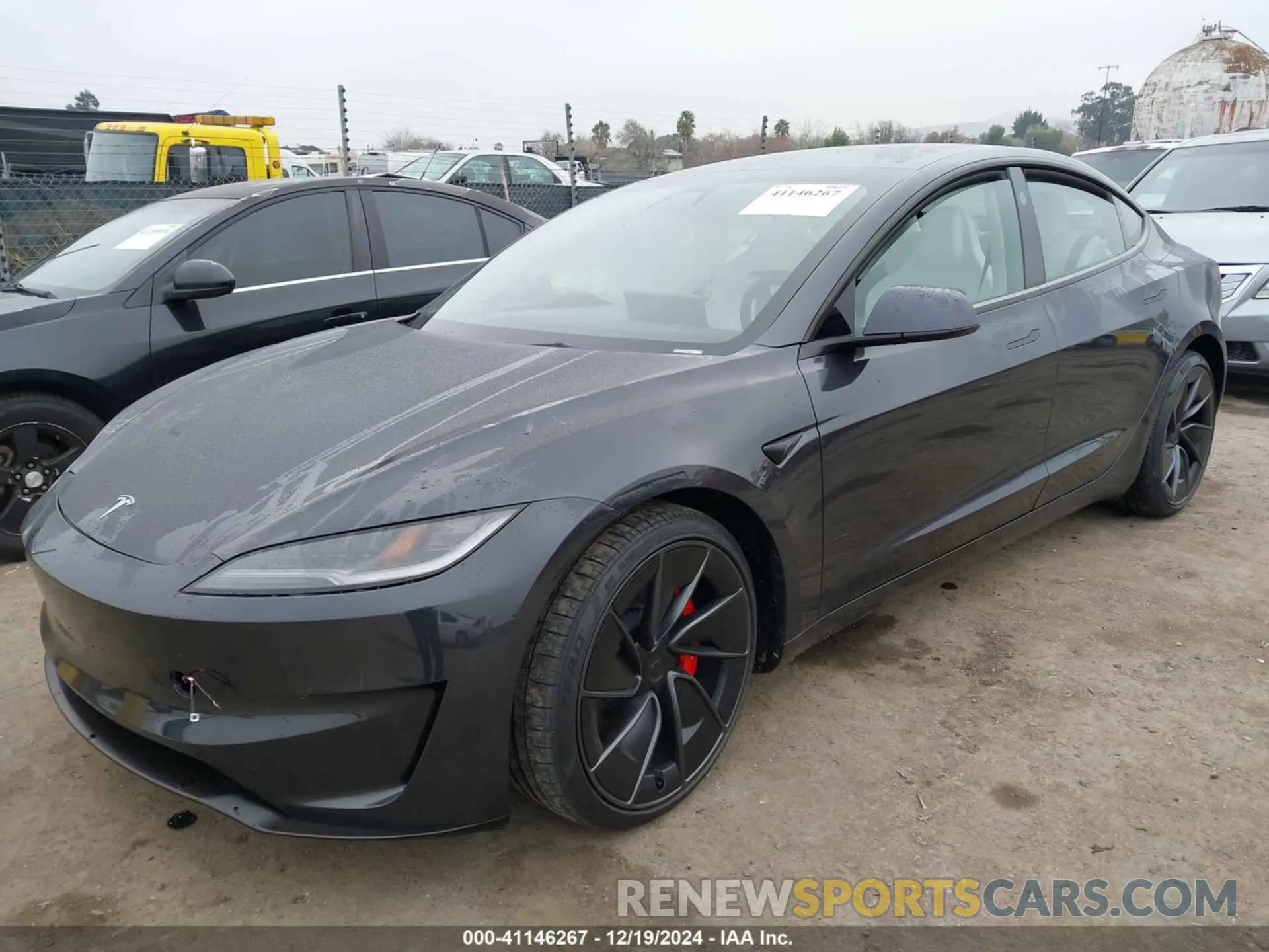 2 fotografías del automóvil dañado 5YJ3E1ET1RF914389 TESLA MODEL 3 2024
