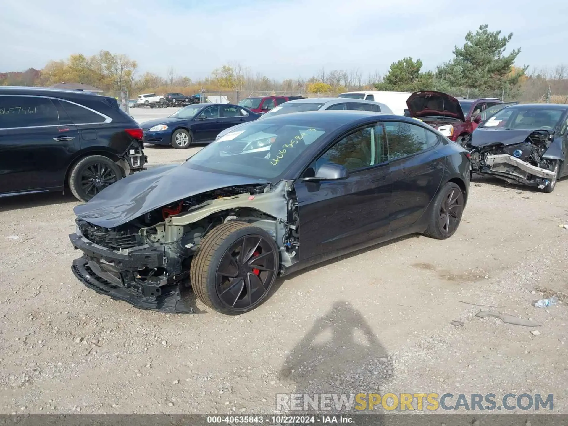 2 fotografías del automóvil dañado 5YJ3E1ET2RF801101 TESLA MODEL 3 2024