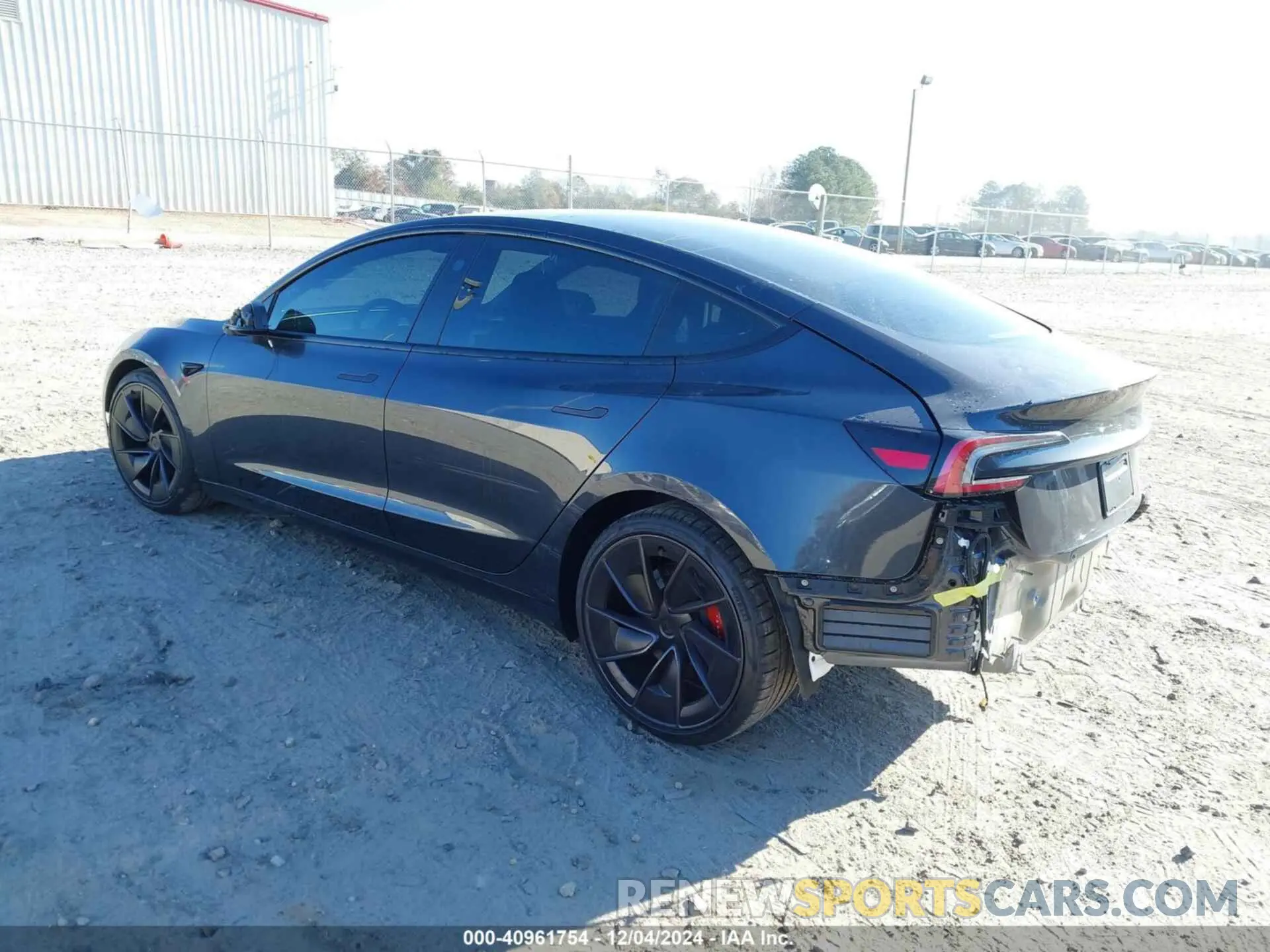 3 fotografías del automóvil dañado 5YJ3E1ET2RF822708 TESLA MODEL 3 2024