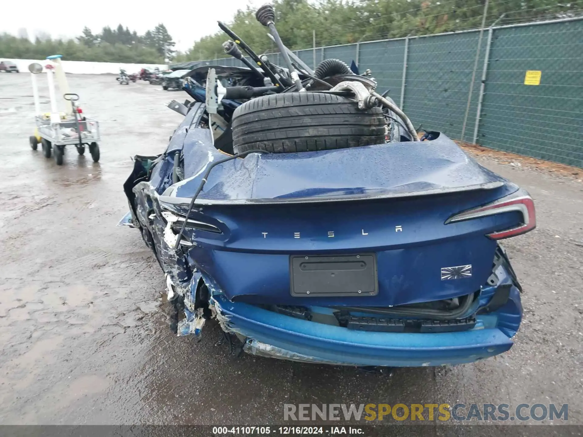 15 fotografías del automóvil dañado 5YJ3E1ET2RF825401 TESLA MODEL 3 2024