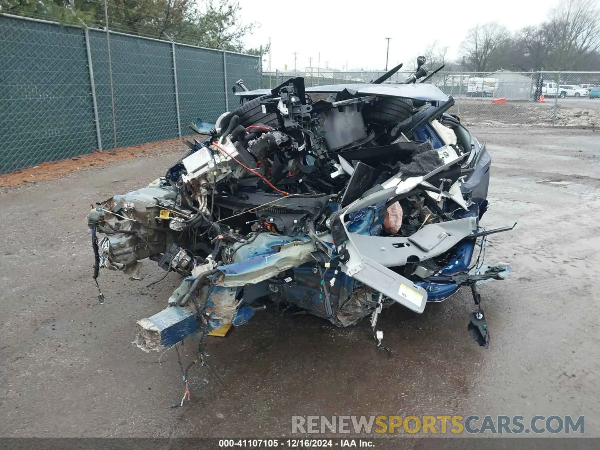 2 fotografías del automóvil dañado 5YJ3E1ET2RF825401 TESLA MODEL 3 2024