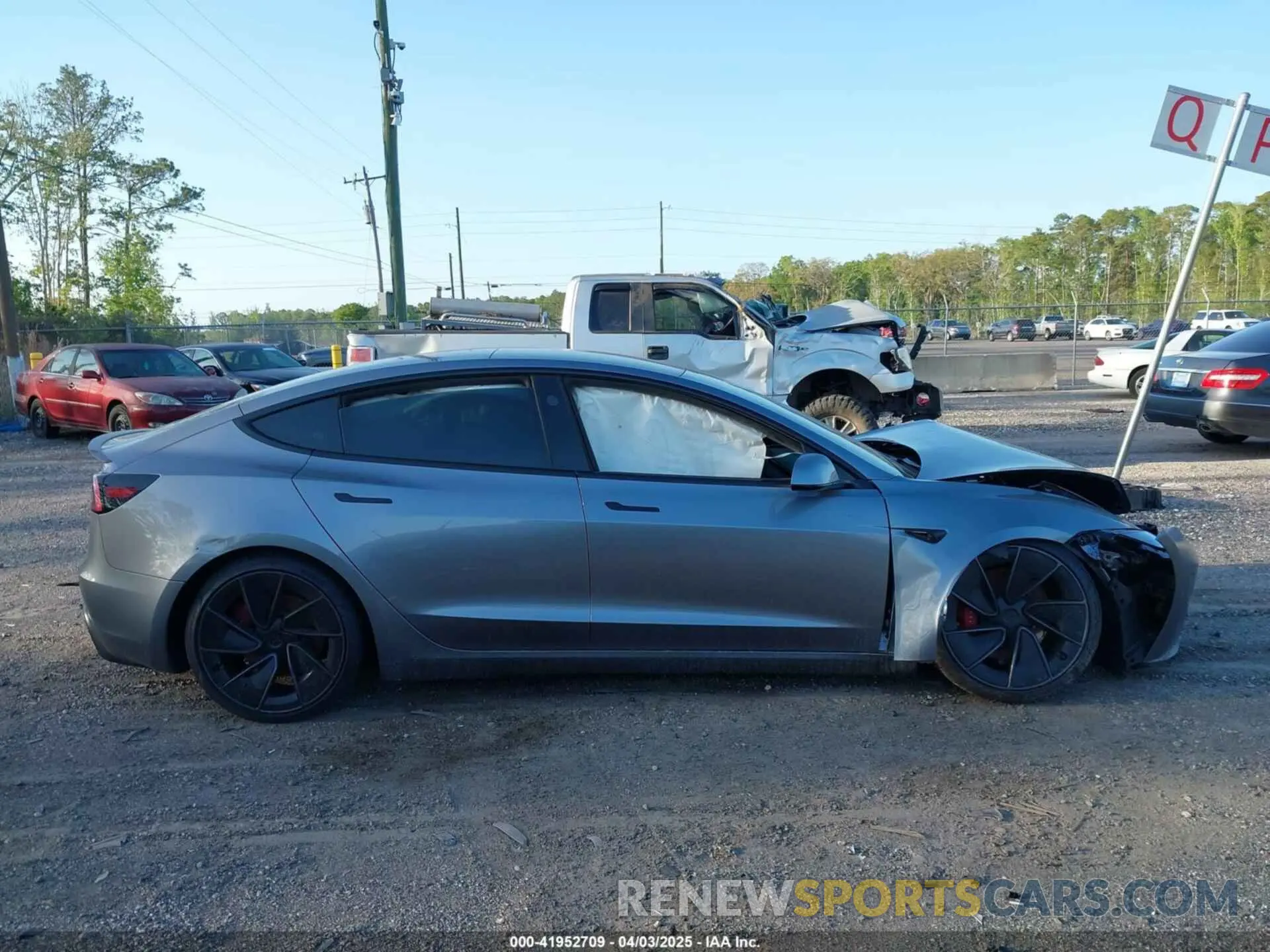 12 fotografías del automóvil dañado 5YJ3E1ET2RF850850 TESLA MODEL 3 2024