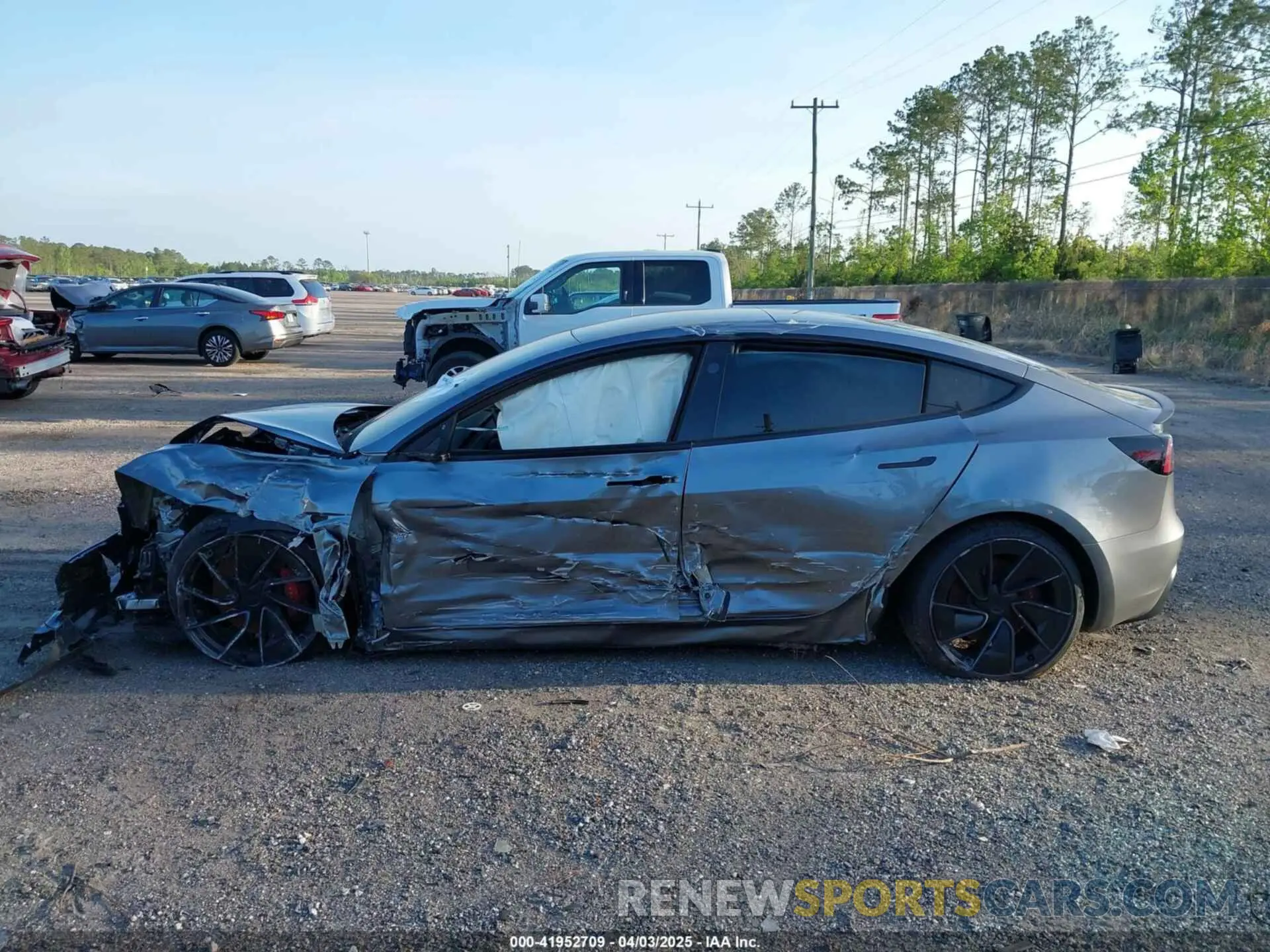 13 fotografías del automóvil dañado 5YJ3E1ET2RF850850 TESLA MODEL 3 2024