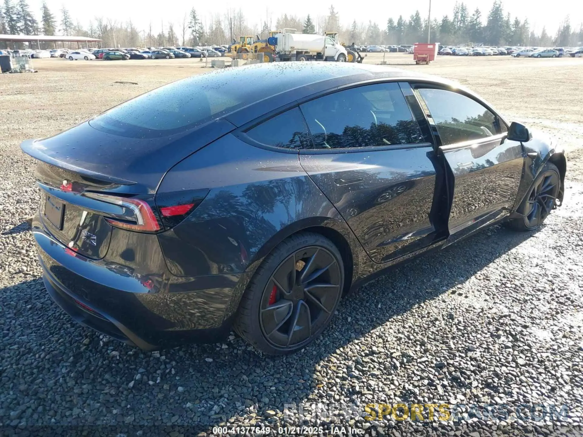 4 fotografías del automóvil dañado 5YJ3E1ET3RF845978 TESLA MODEL 3 2024