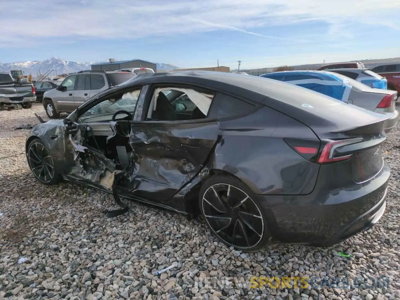 2 fotografías del automóvil dañado 5YJ3E1ET4RF820894 TESLA MODEL 3 2024