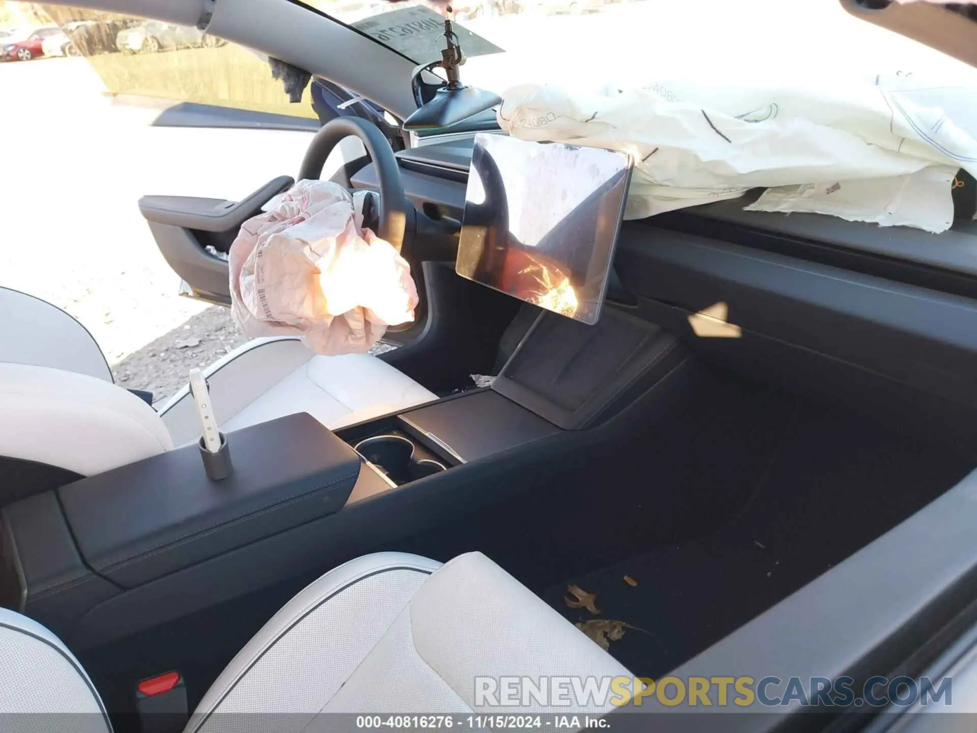 5 fotografías del automóvil dañado 5YJ3E1ET4RF868928 TESLA MODEL 3 2024