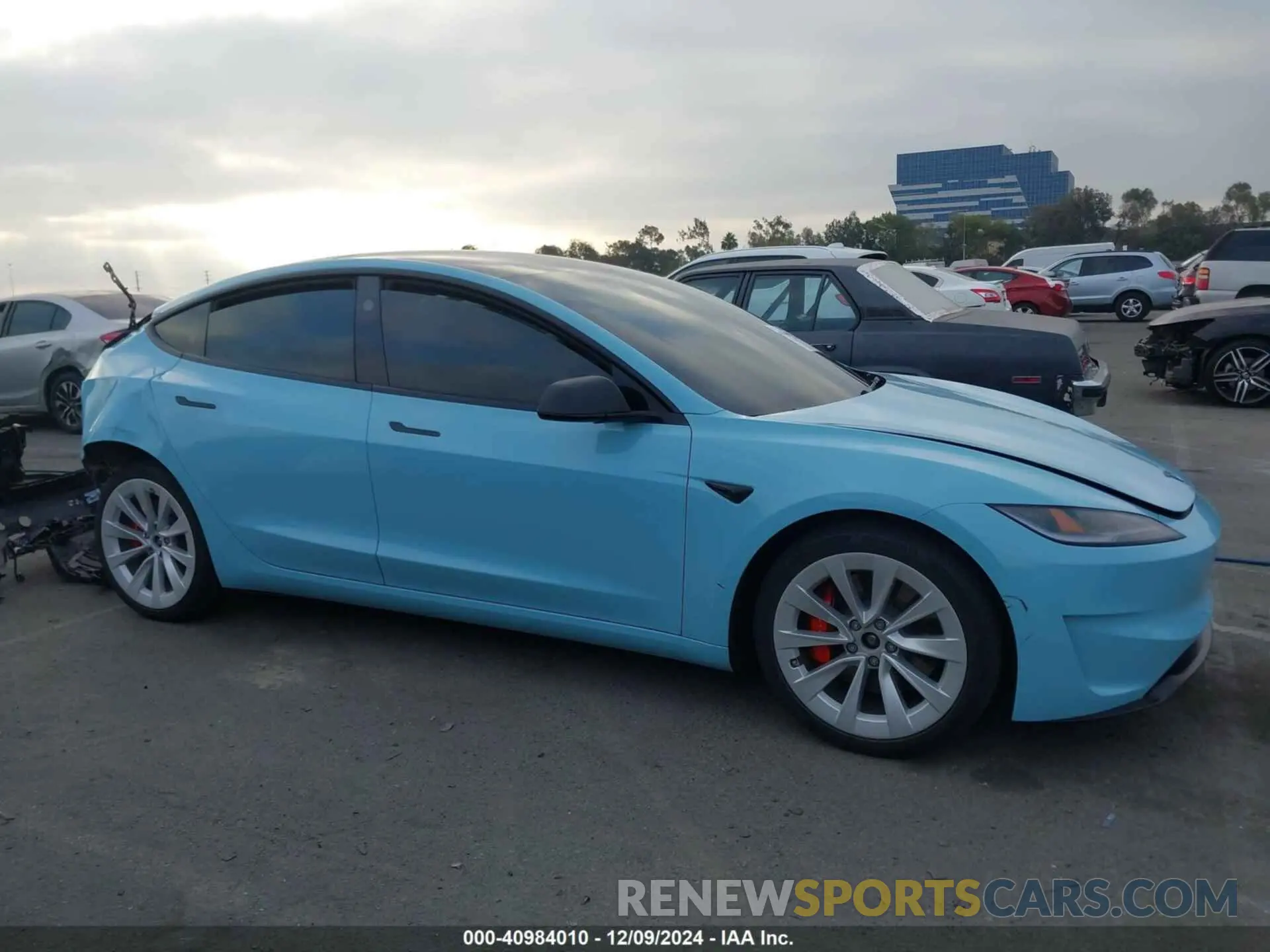 13 fotografías del automóvil dañado 5YJ3E1ET5RF863849 TESLA MODEL 3 2024