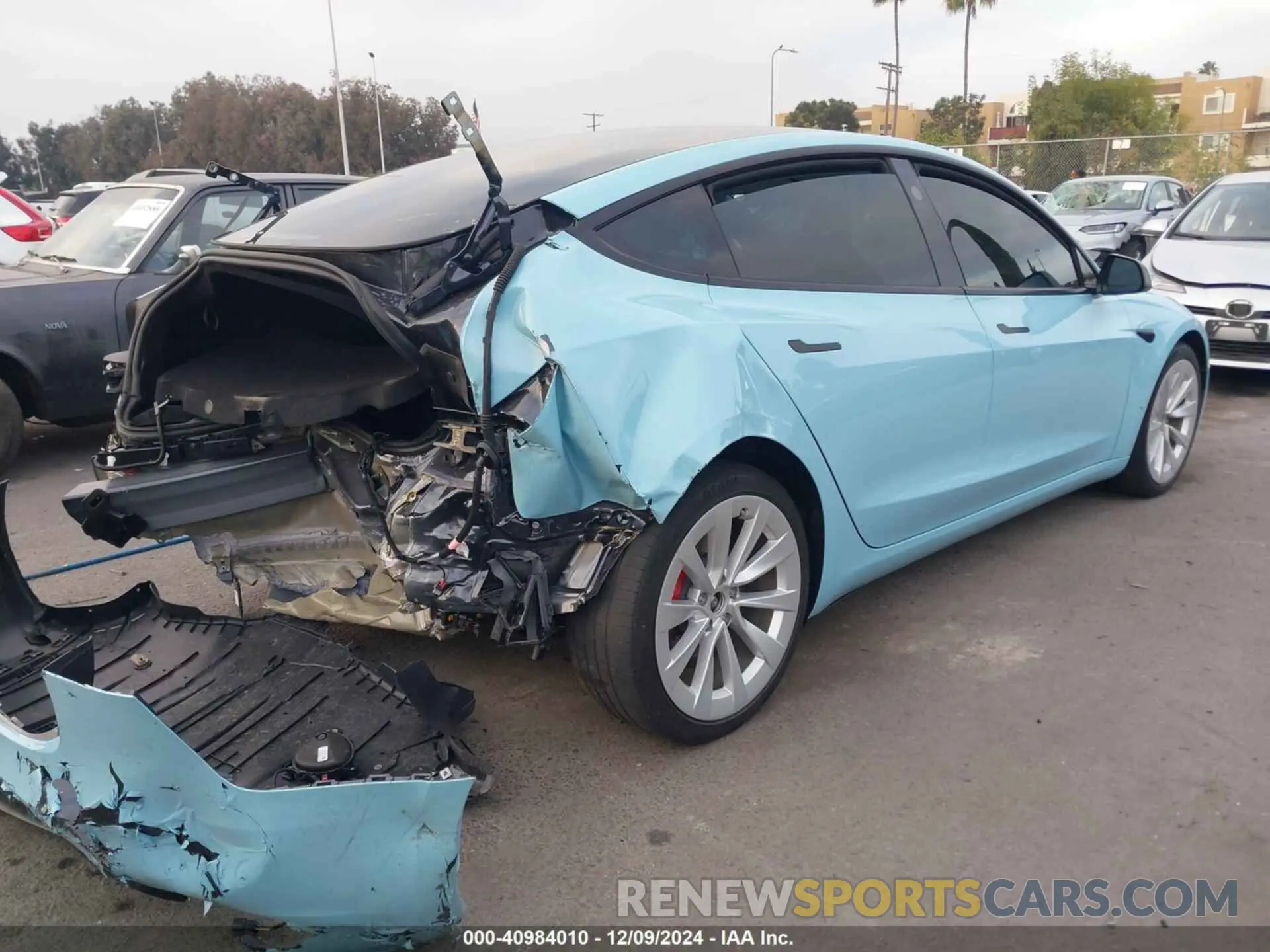 4 fotografías del automóvil dañado 5YJ3E1ET5RF863849 TESLA MODEL 3 2024