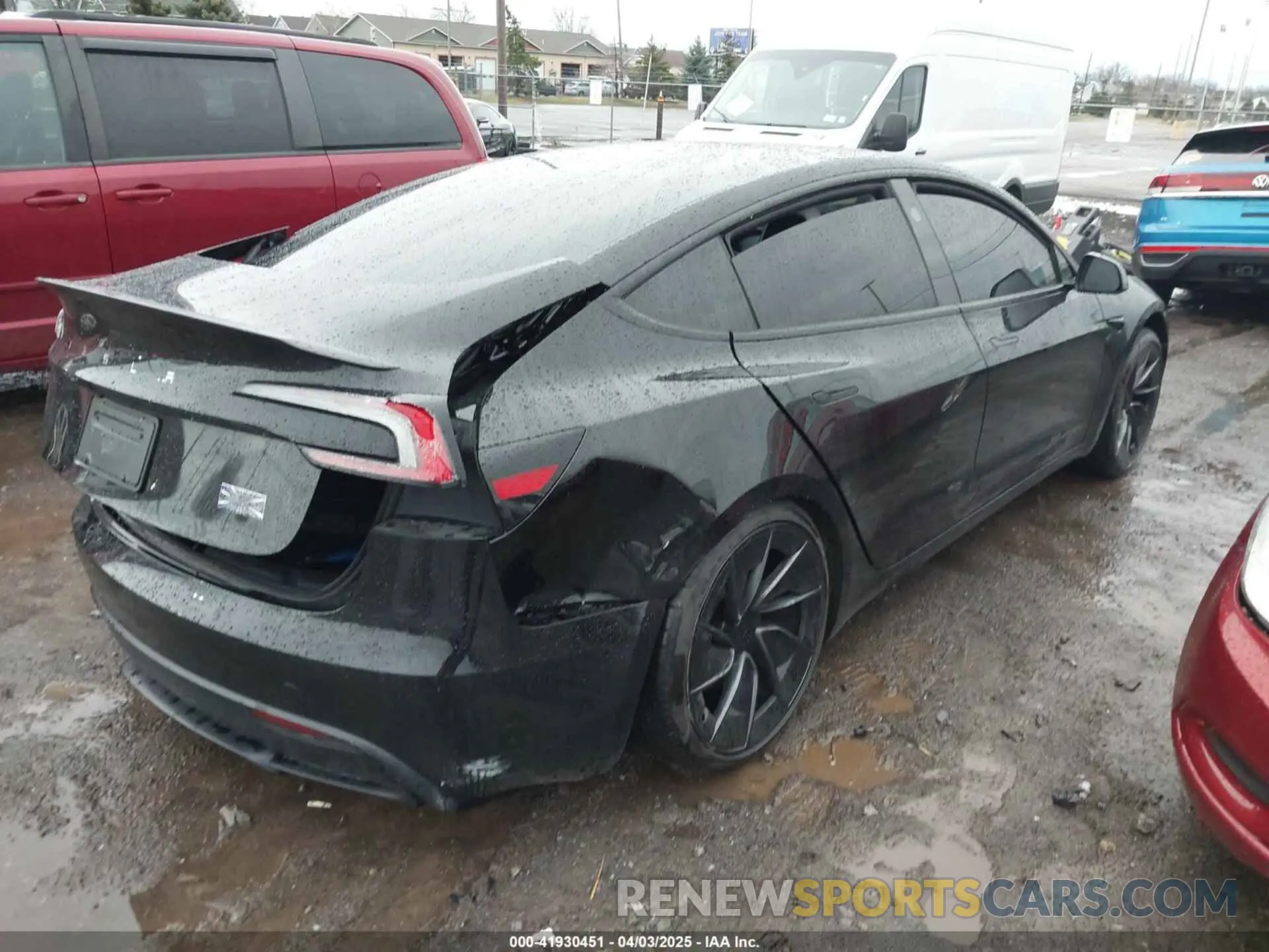 4 fotografías del automóvil dañado 5YJ3E1ET5RF892736 TESLA MODEL 3 2024
